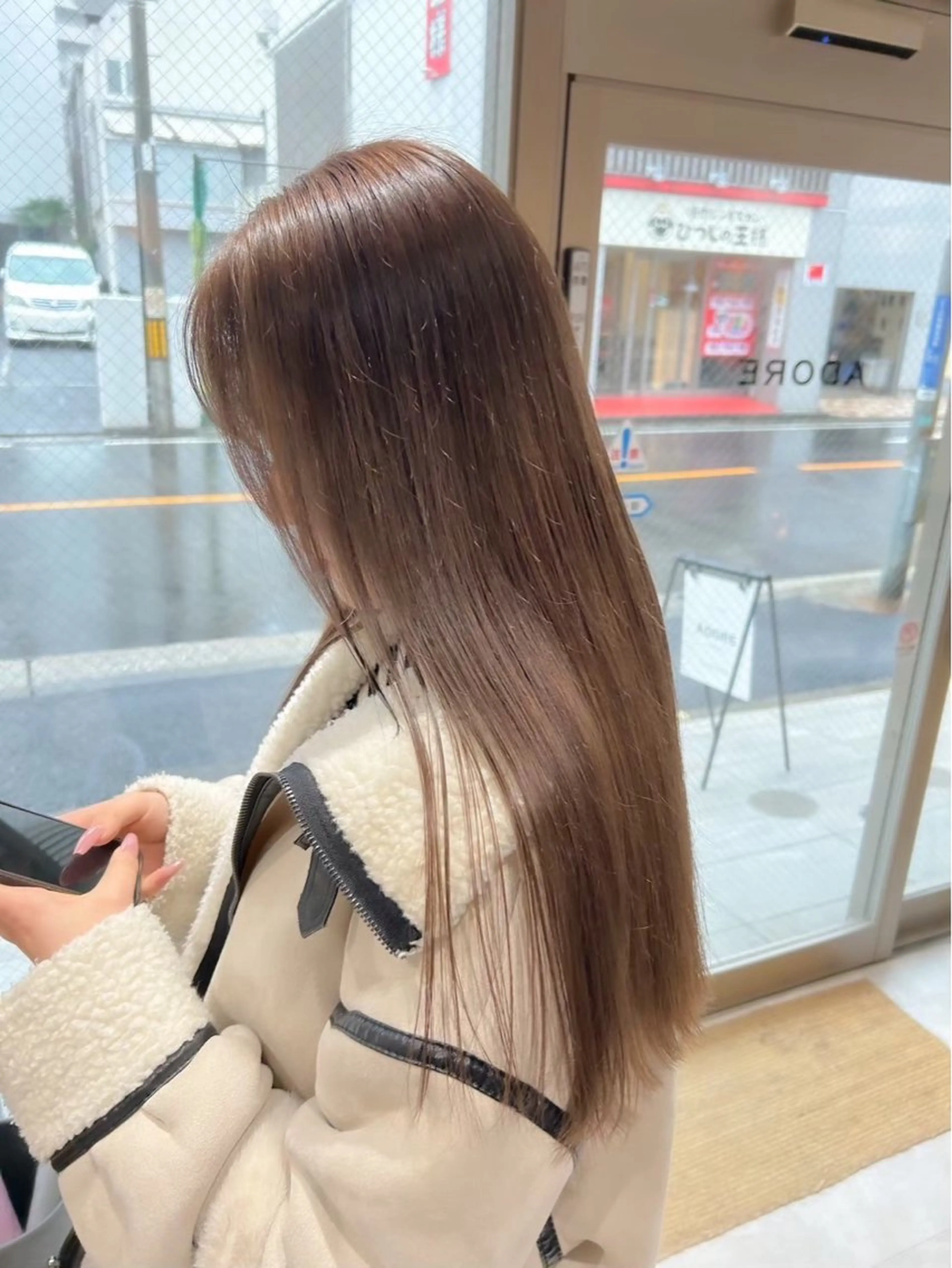 ロング カラー 赤みゼロ 🤎柔ベージュのヘアスタイル