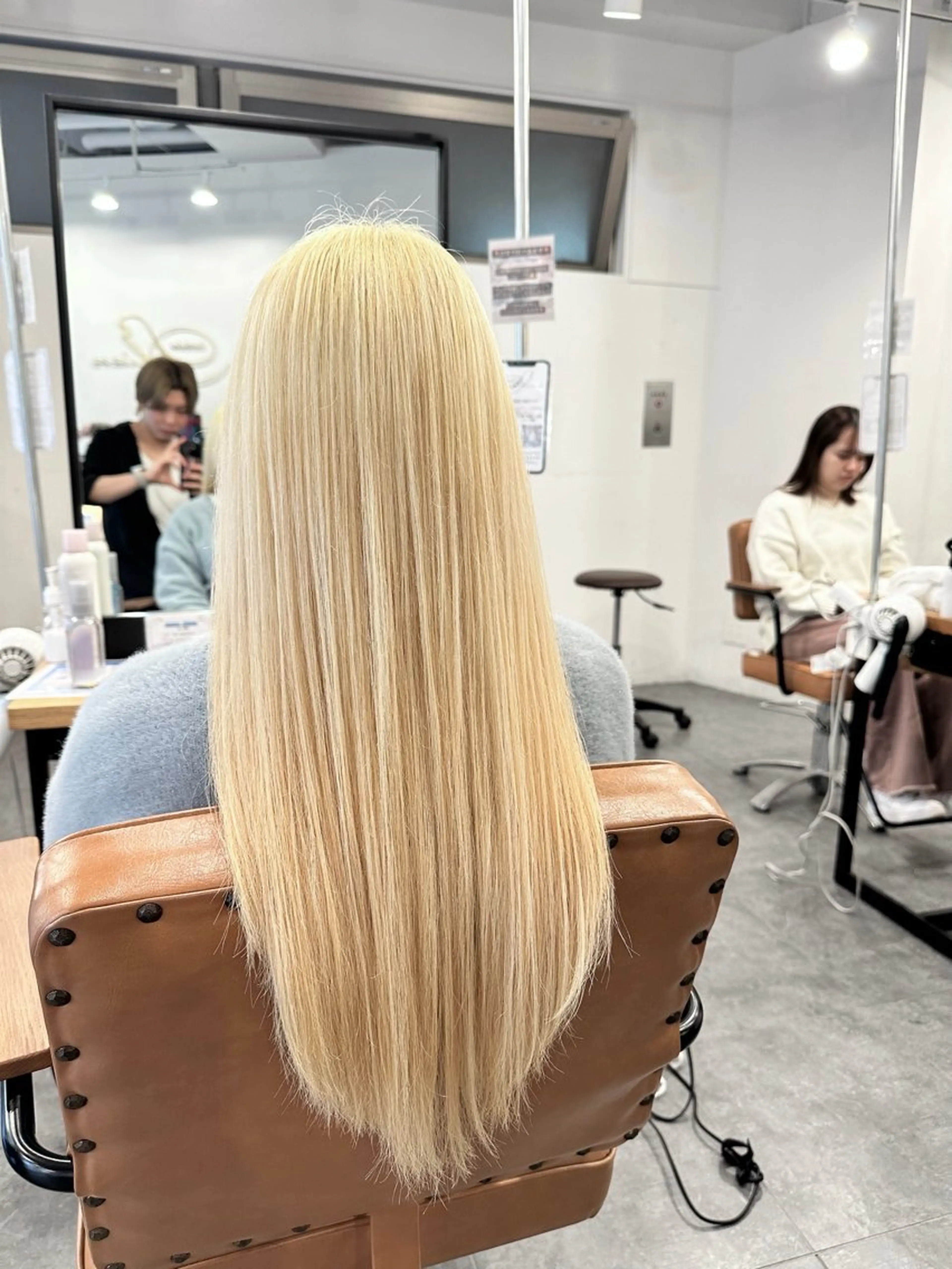 ロング カラー 抜きっぱなしブロンド ブロンド ヘアカラー トリートメント 特殊カラー特化 ✂️SHIAN フジのヘアスタイル