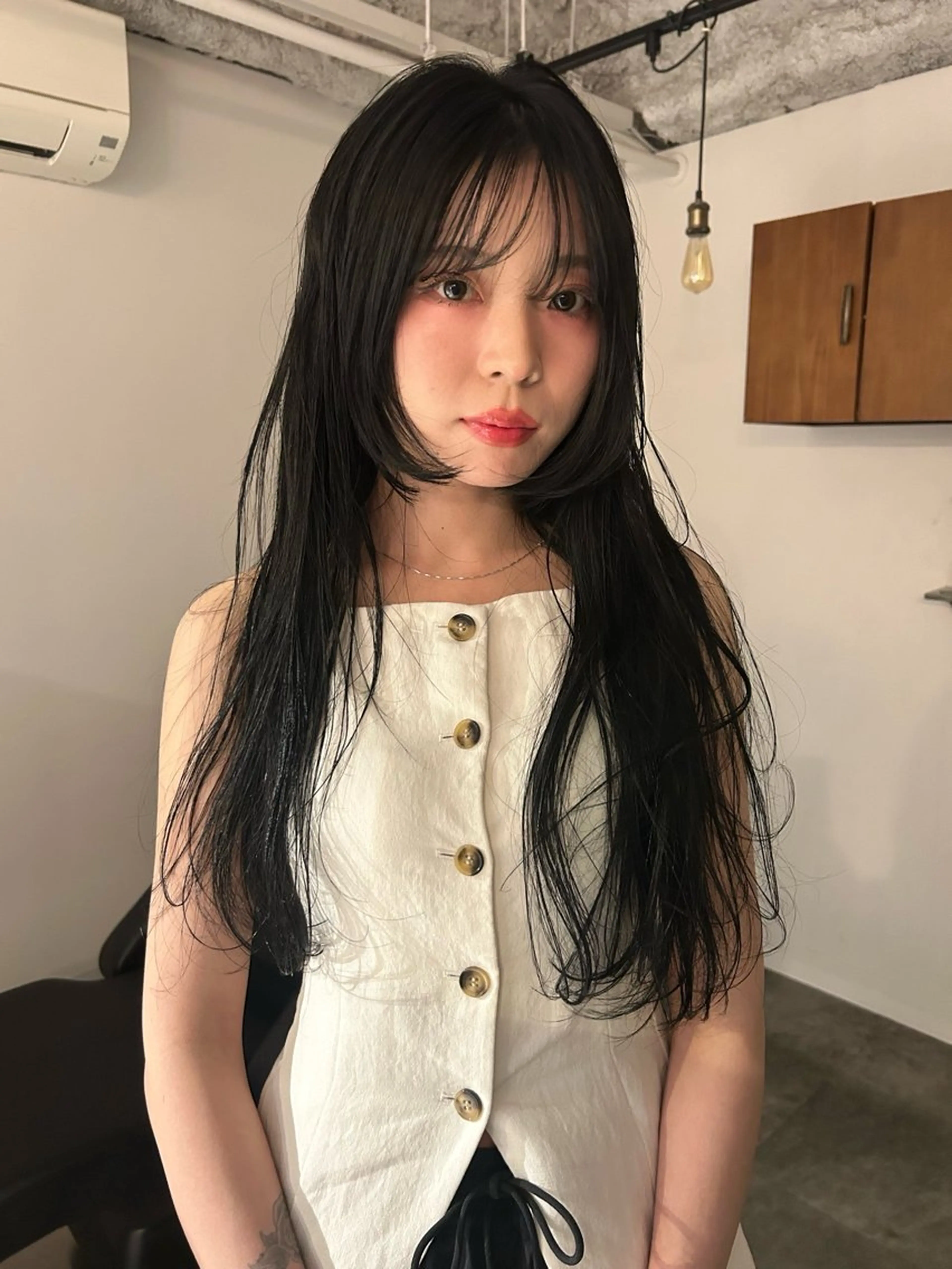 ロング カラー 姫カット カット ヘアカラー トリートメント Loom.所属・村上雅人 ナチュラルモードのヘアスタイル