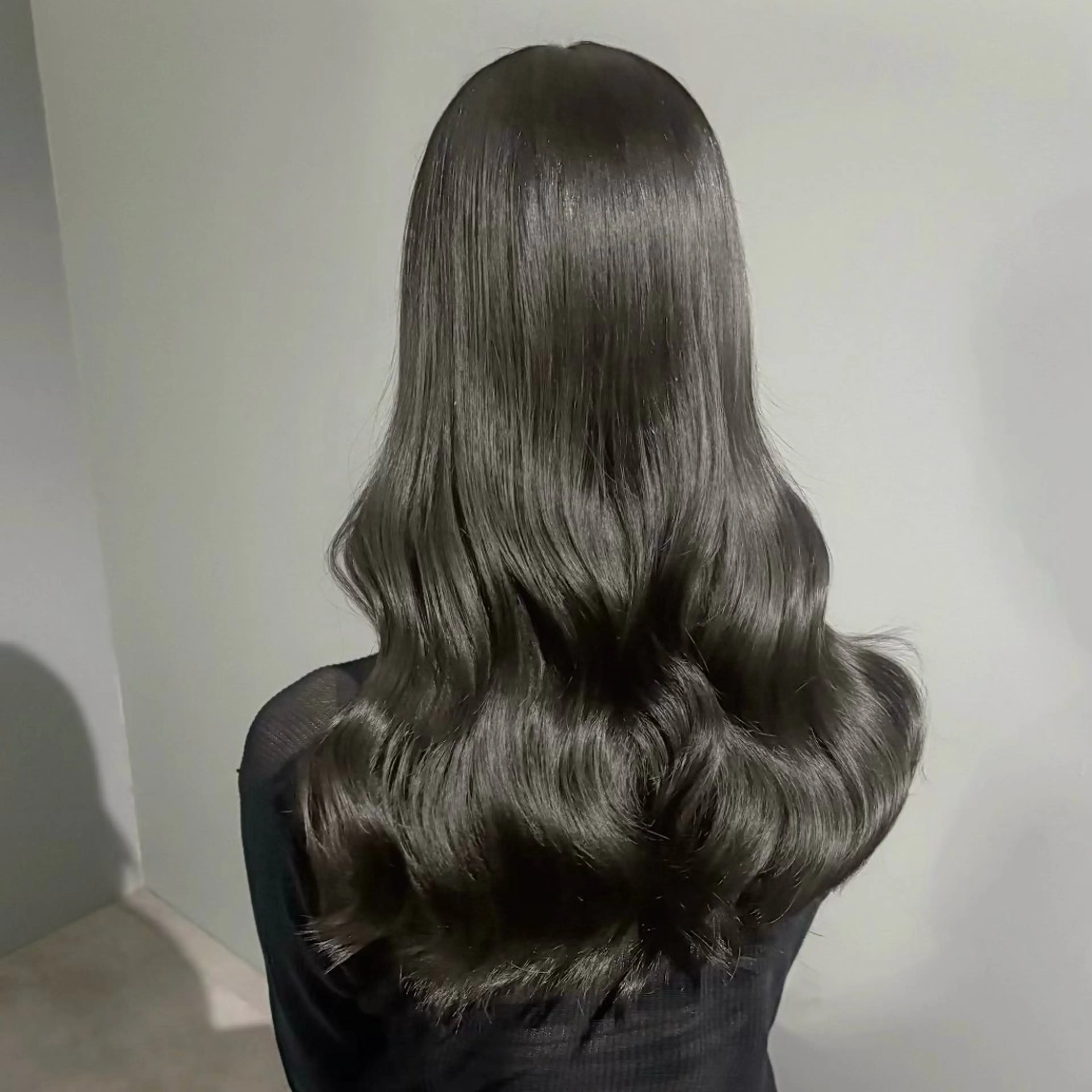 ロング 韓国風ヘア ヘアカラー トリートメント シオン/艶髪/ グレージュカラーのヘアスタイル