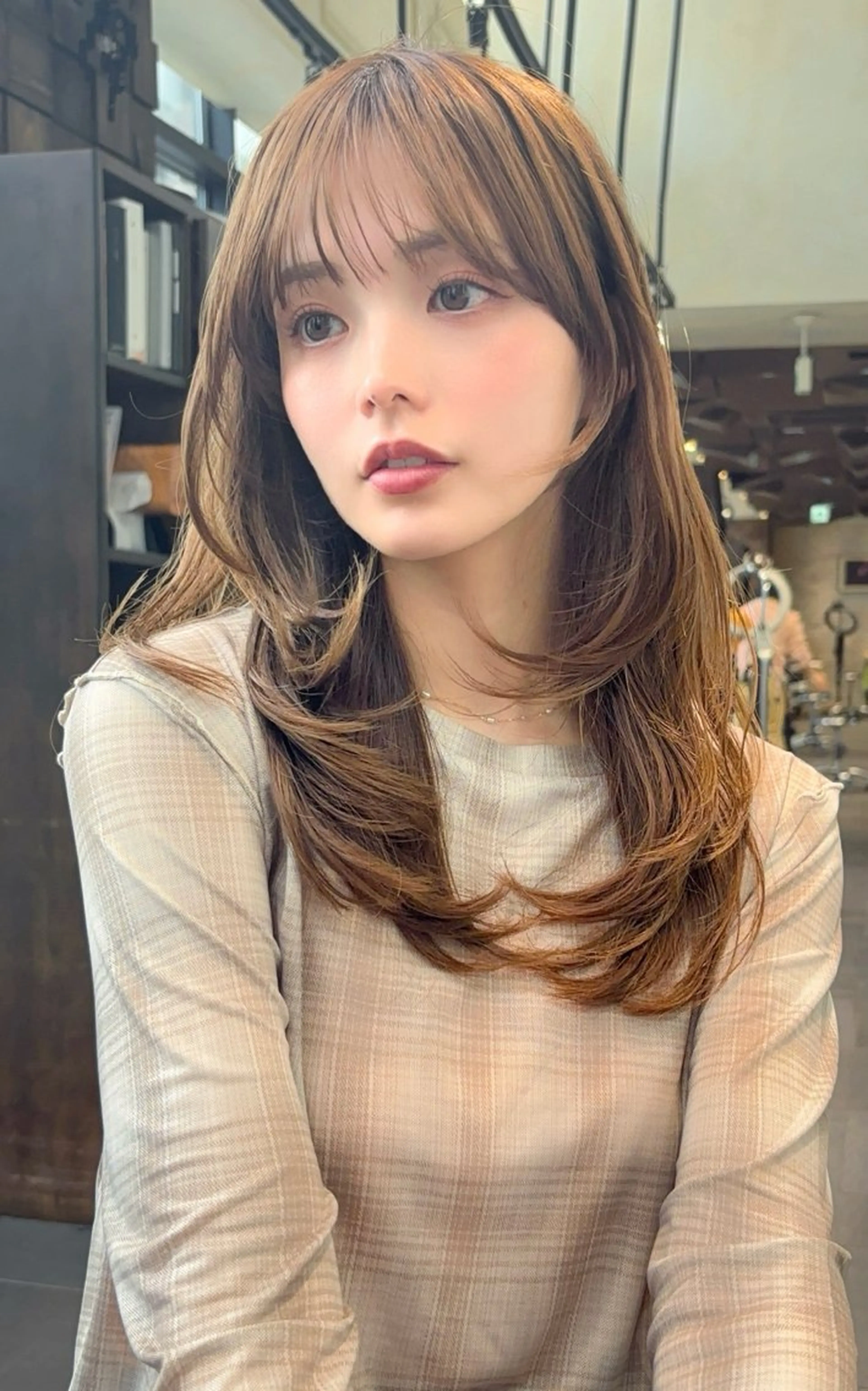 ロング レイヤーカット カット ヘアカラー トリートメント MINX 銀座店所属・MINXginza タイラミユネのヘアスタイル