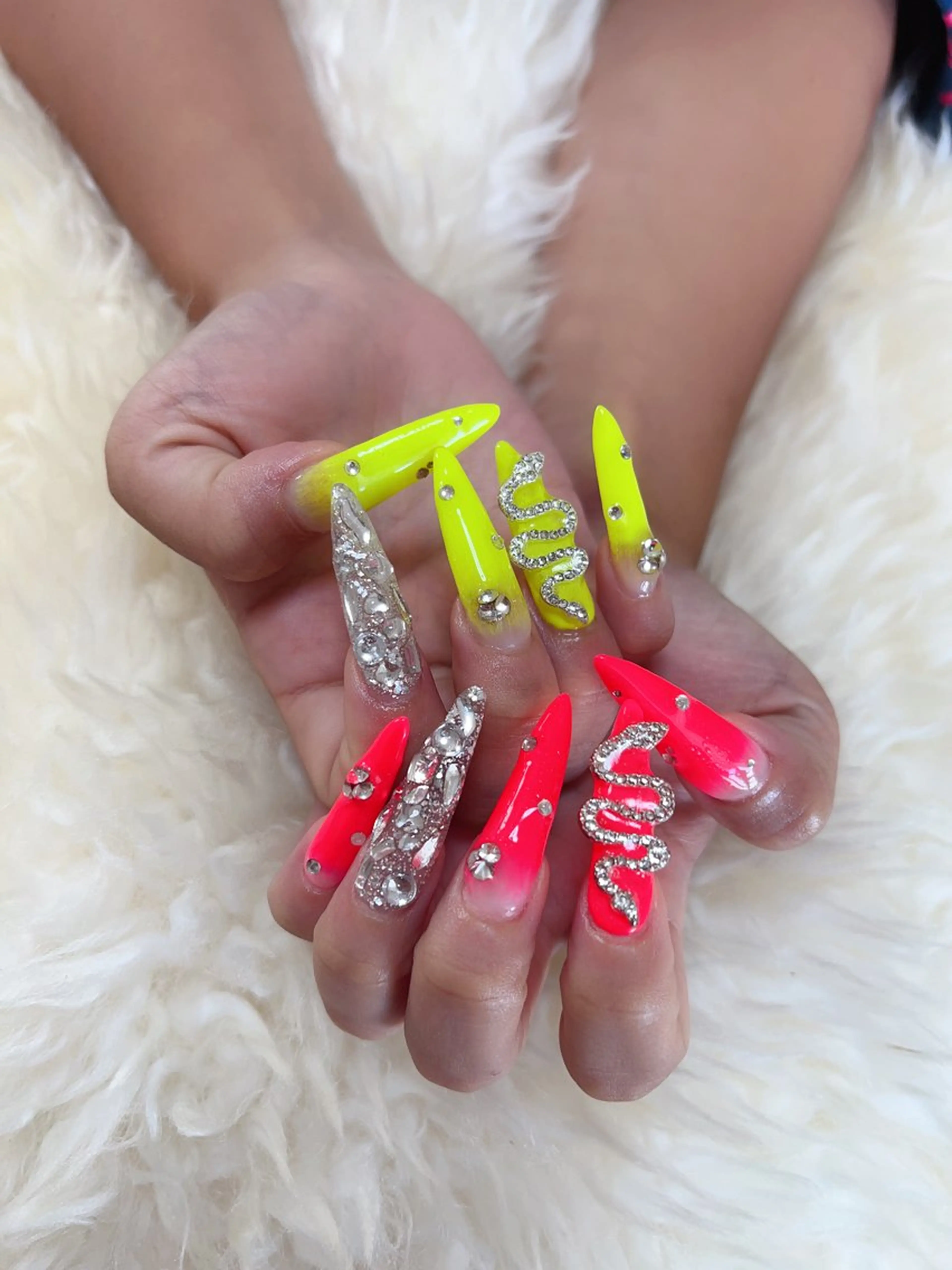 ロング ハンドネイル ハンドケア 💜MIYA nail川崎店のネイルデザイン