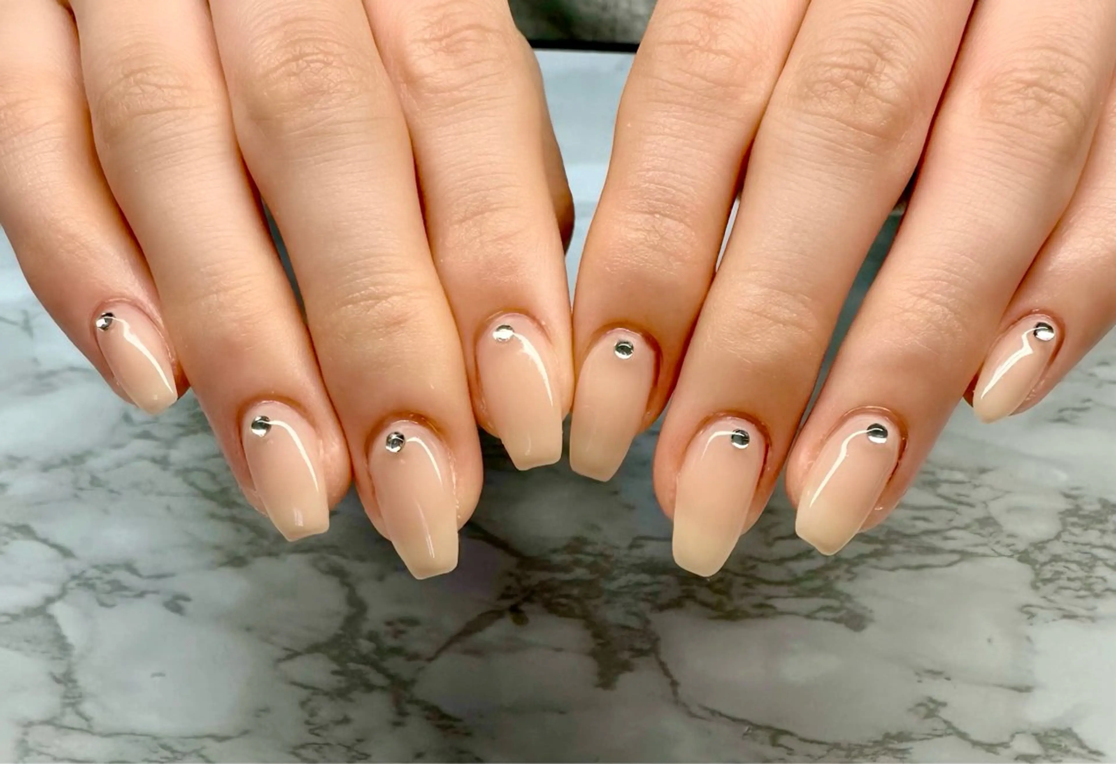 ネイル ニュアンスネイル ワンカラーネイル シンプルネイル 春ネイル M.N_ nailのネイルデザイン