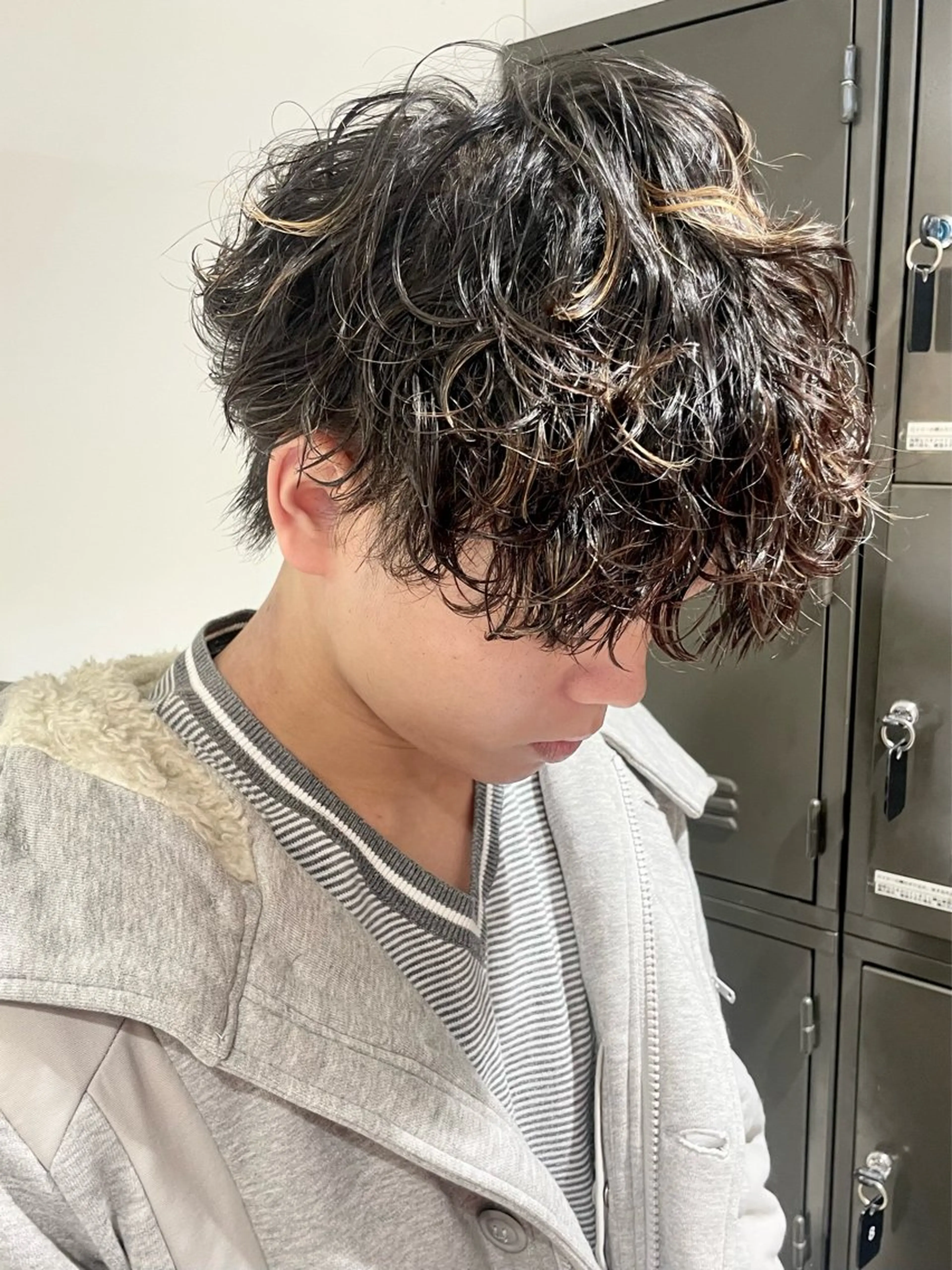 💇‍♂️【メンズカット】カット×波巻きorツイストスパイラルパーマ　💡動画撮影可能な方の写真