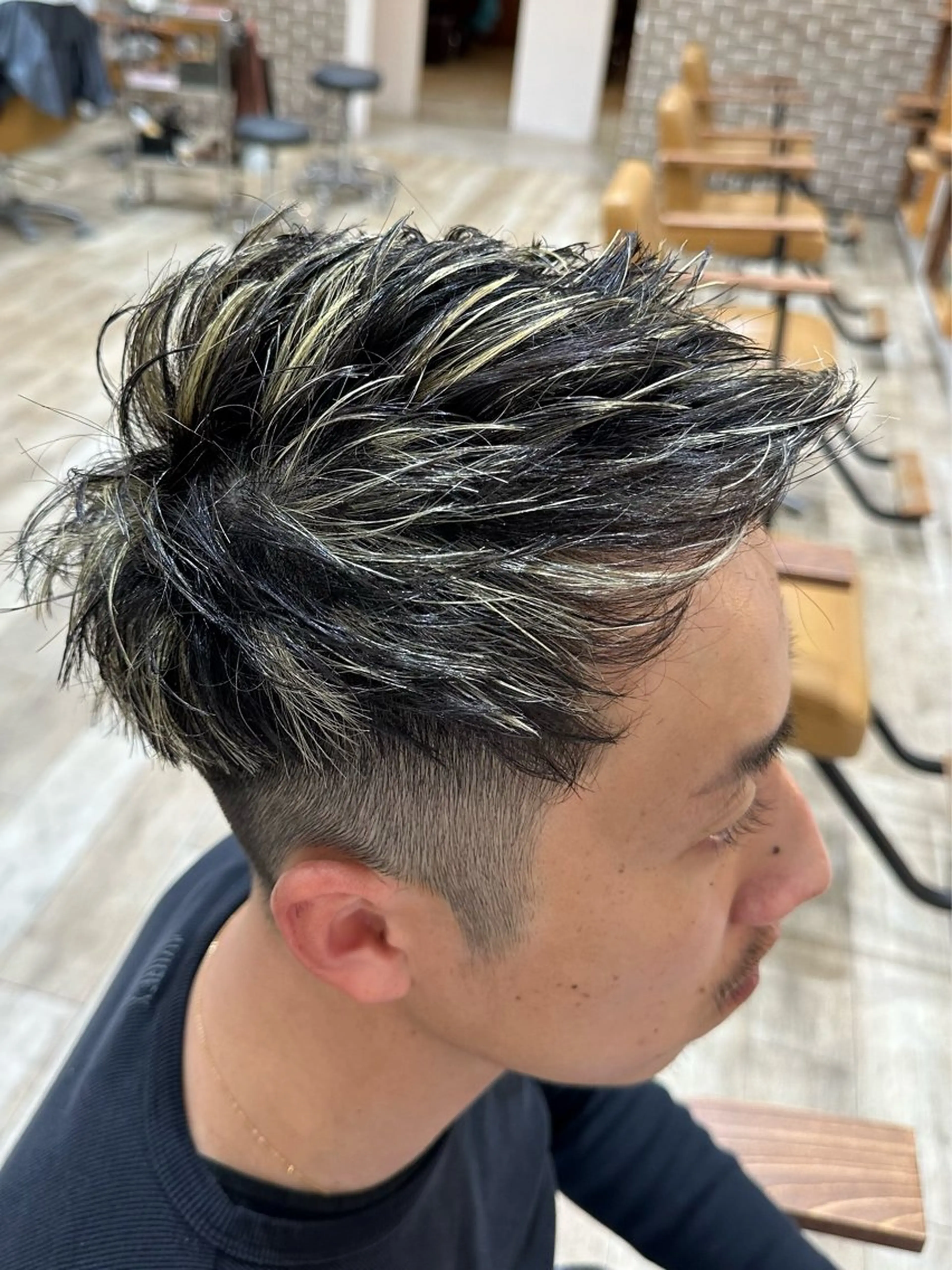 メンズ人気《メンズカット+メンズハイライト（メッシュ）》の写真