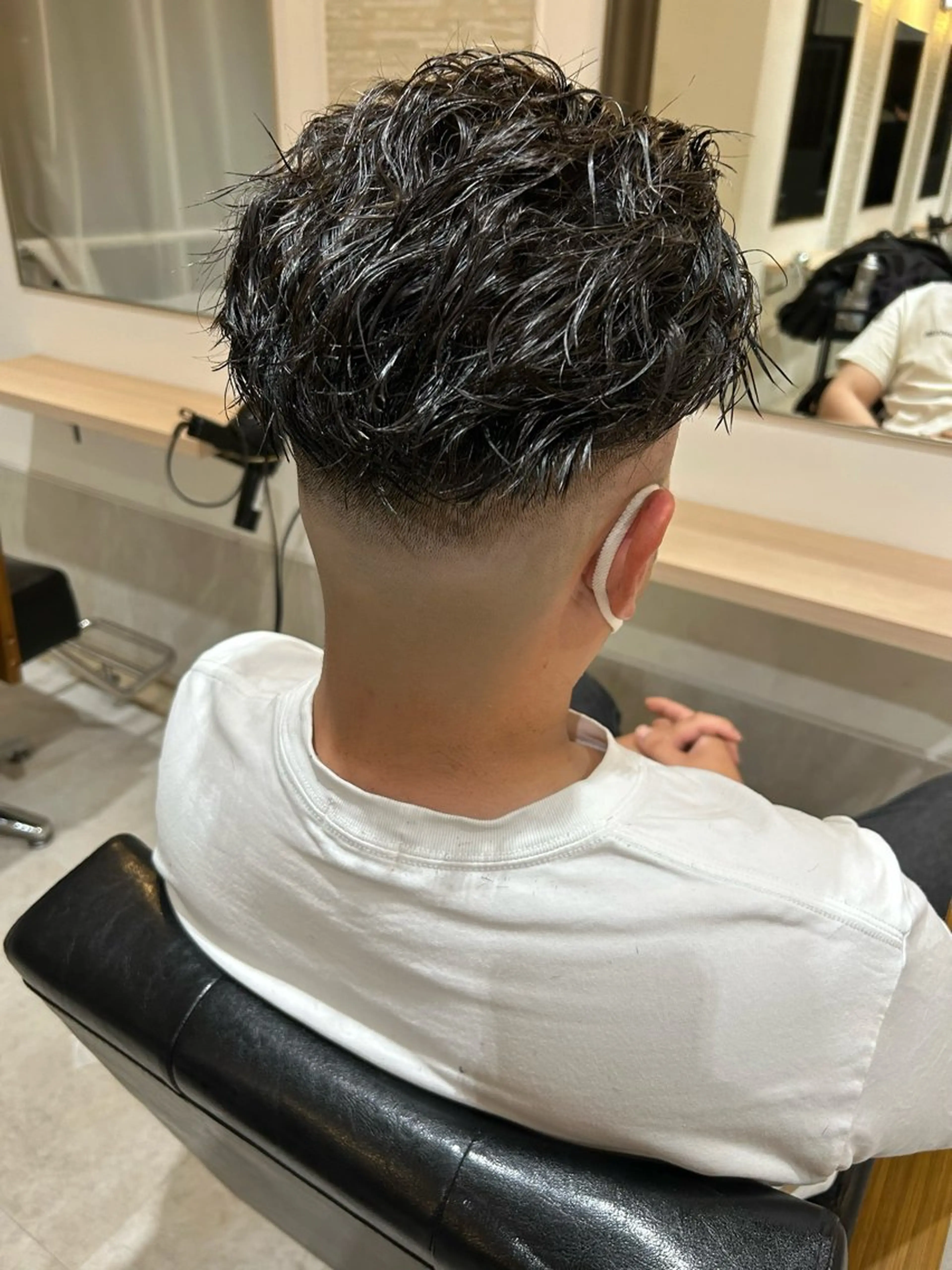 メンズ フェードカット NAHO 🩵 透明感カラー🫧のヘアスタイル