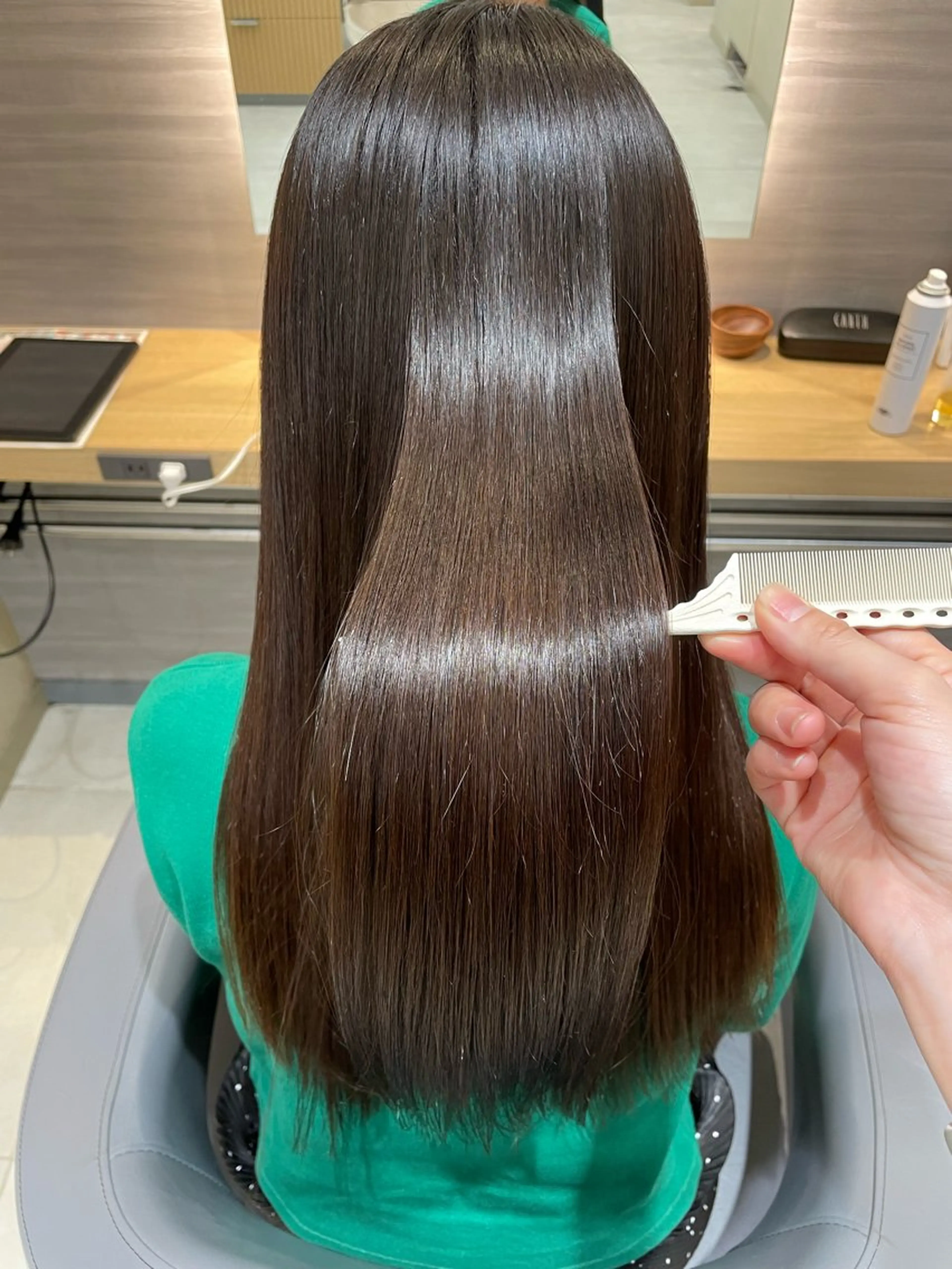 【髪質改善トリートメント】ストレート後の究極メンテナンスの写真