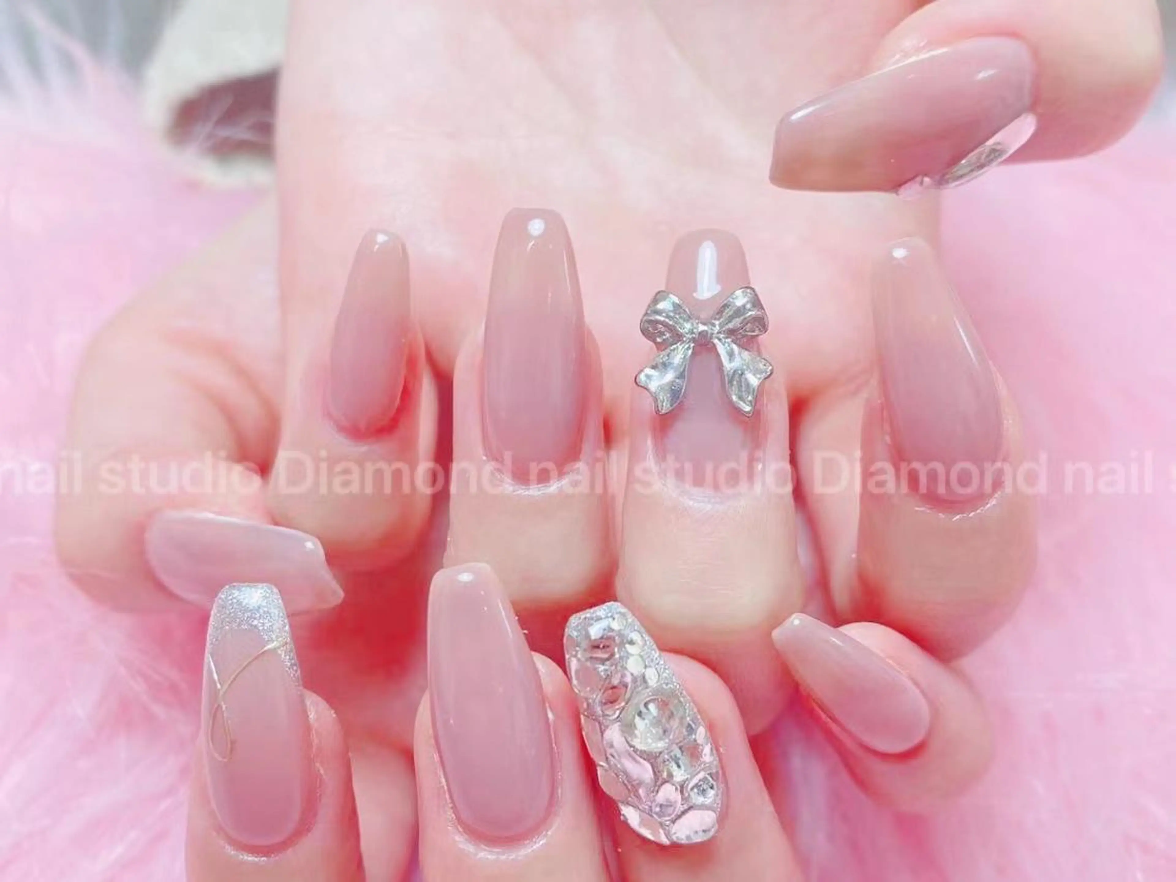 セミロング ハンドネイル ハンドケア Diamond 🚢のネイルデザイン