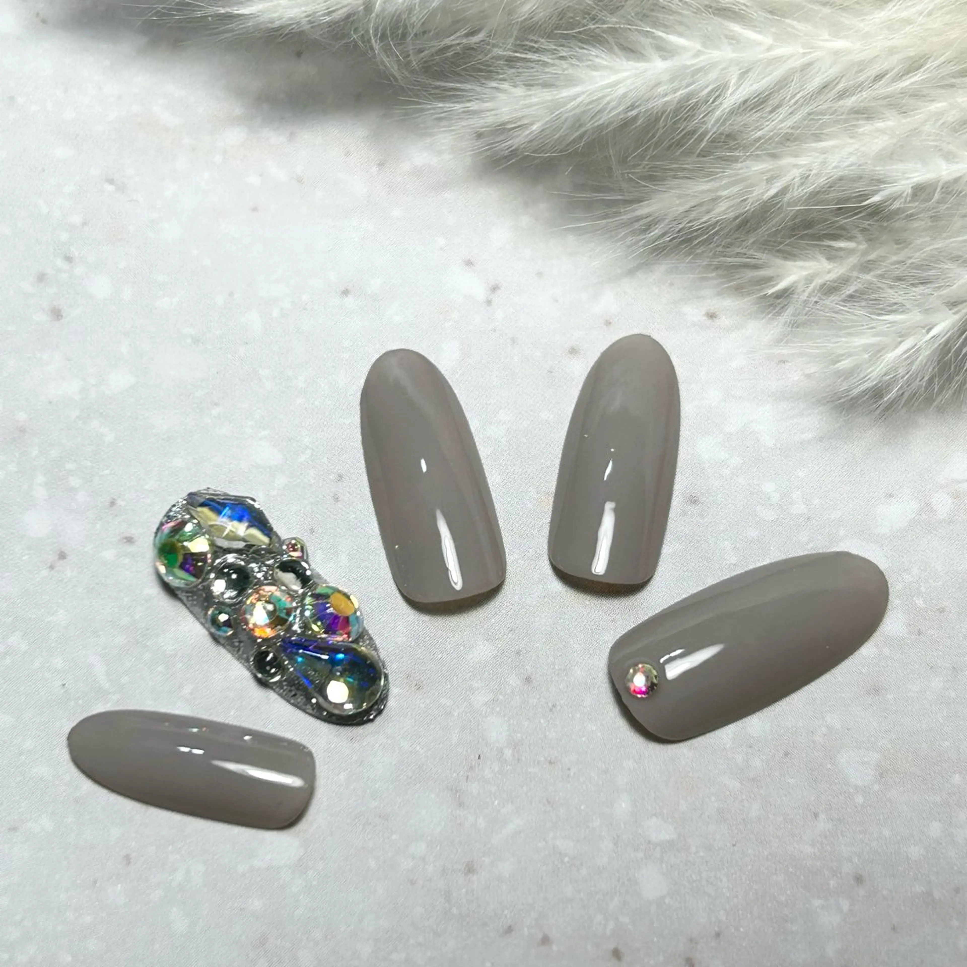 ネイル オーロラネイル カジュアル クリアネイル ストーンネイル _amica nail_のネイルデザイン