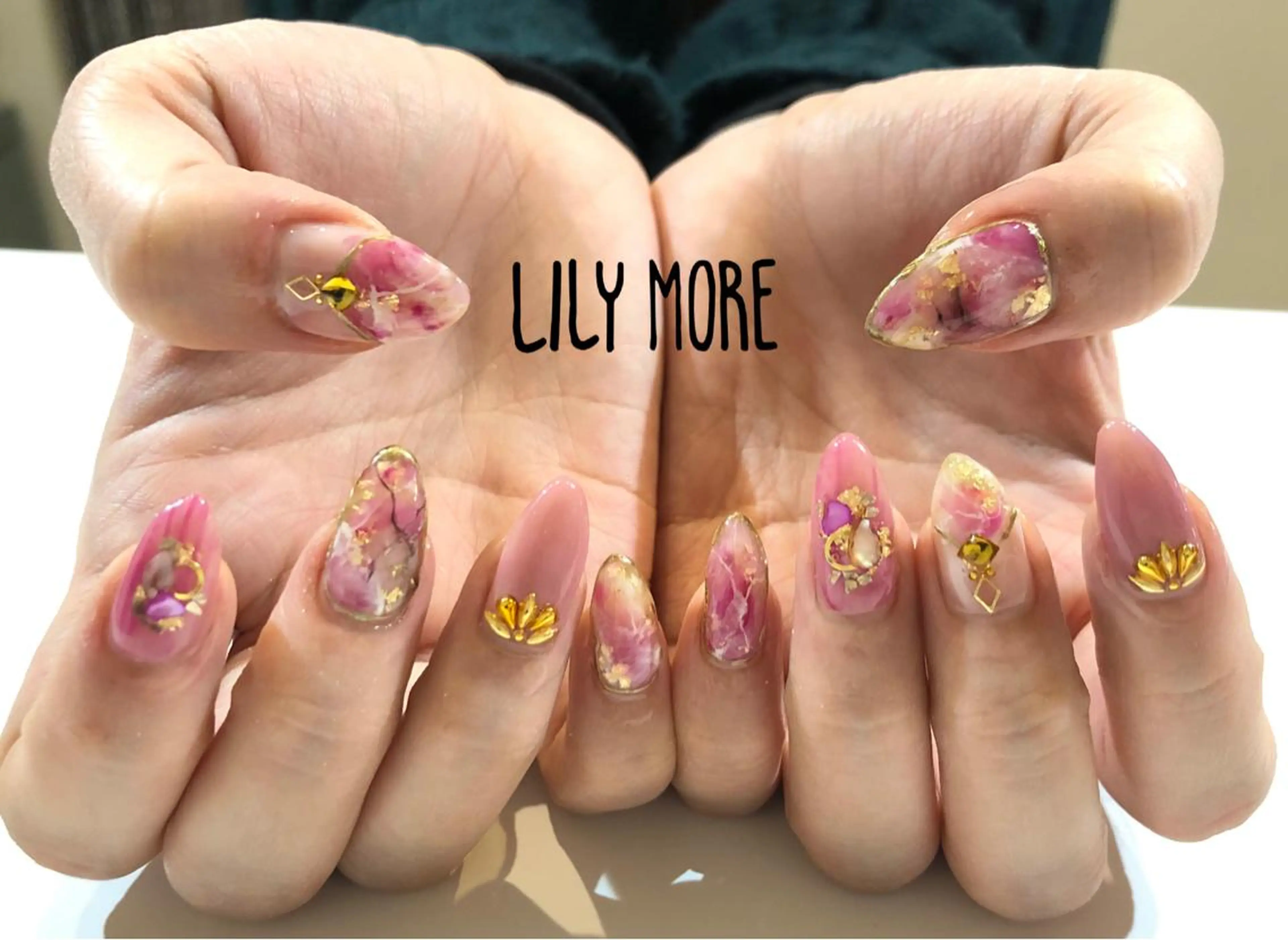 ネイル 大理石ネイル(マーブル) Lily closetのネイルデザイン