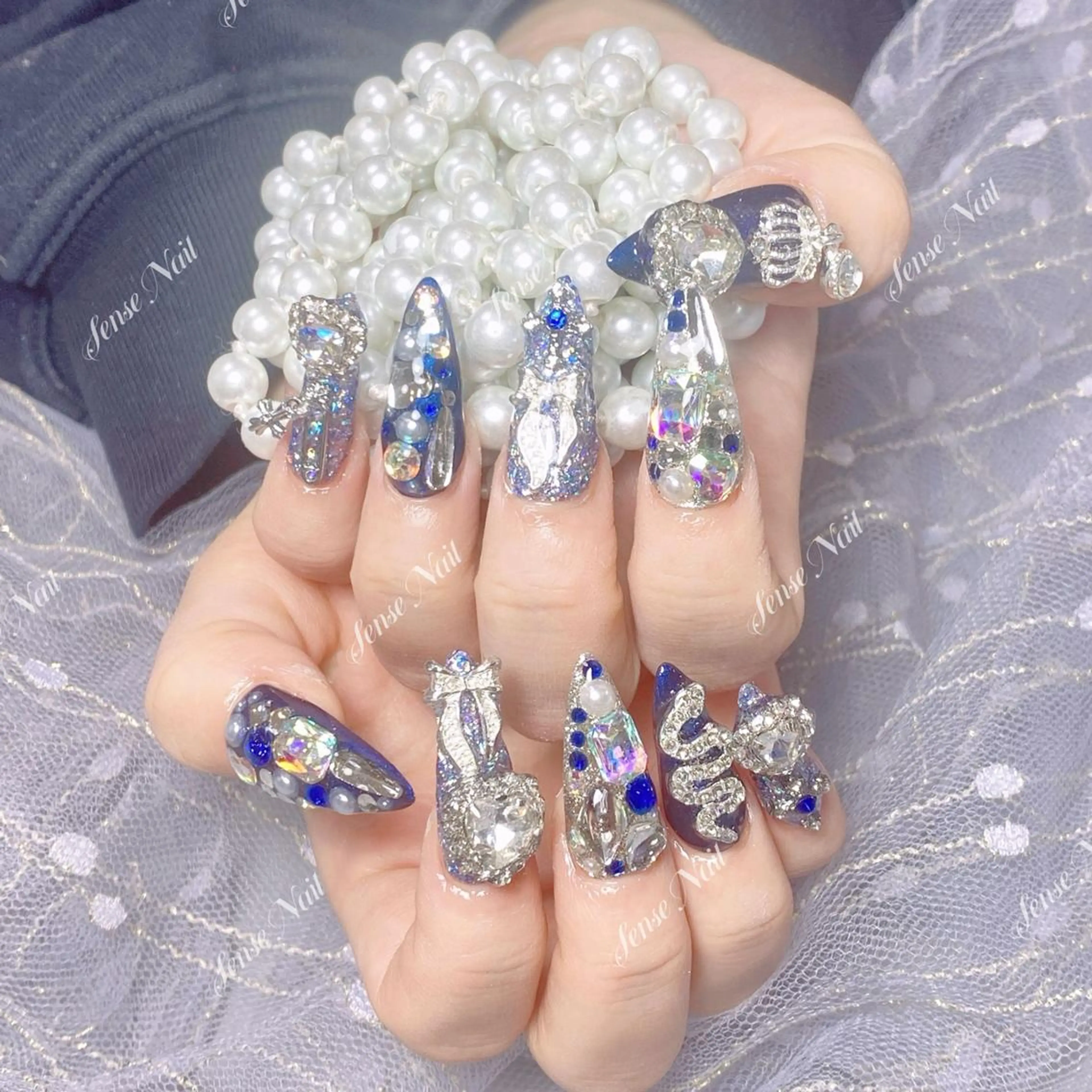 ネイル ハンドネイル ハンドケア Queening 🦋のネイルデザイン