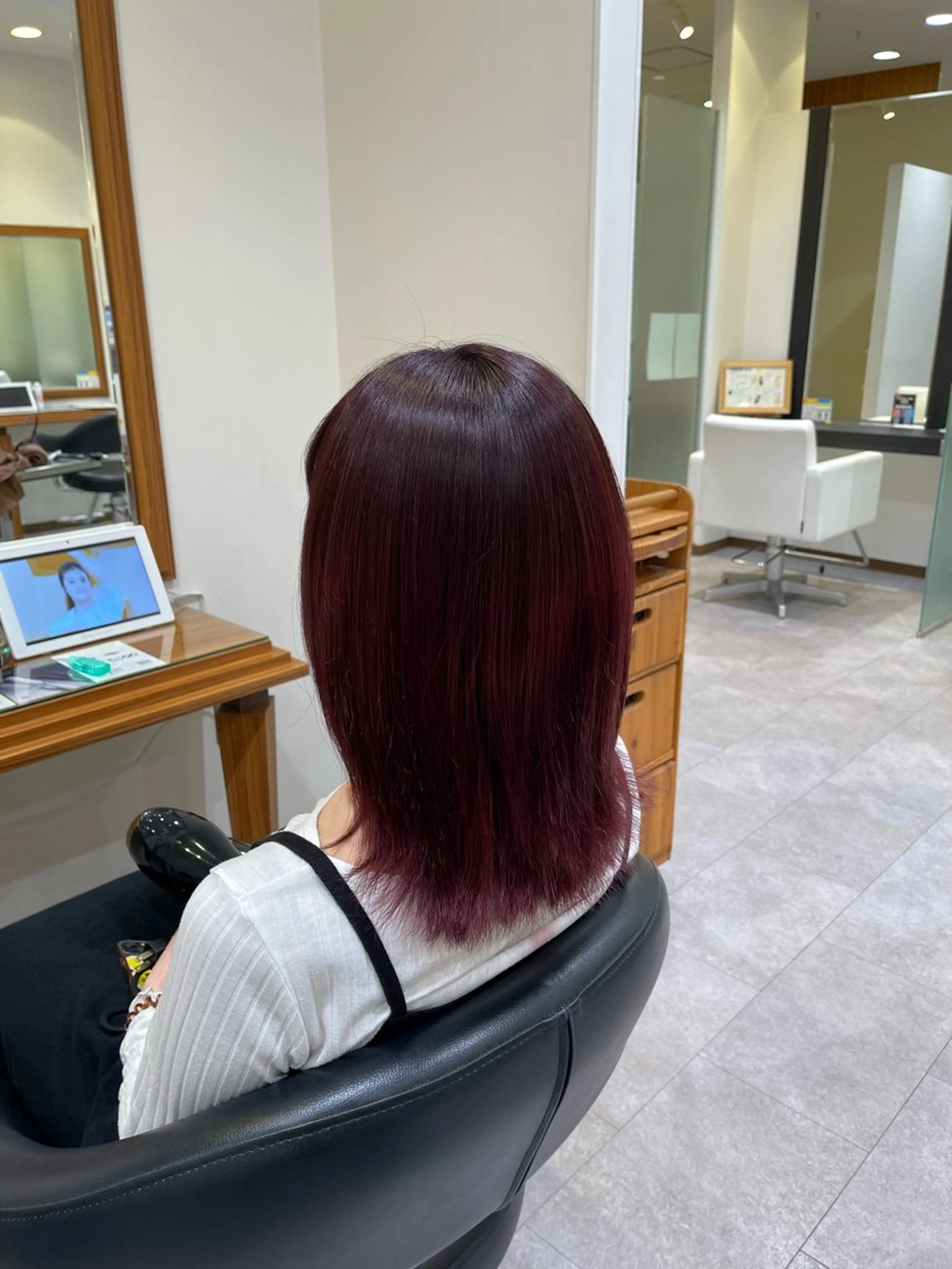 セミロング カラー ✂︎髪質改善・ Yuitoのヘアスタイル