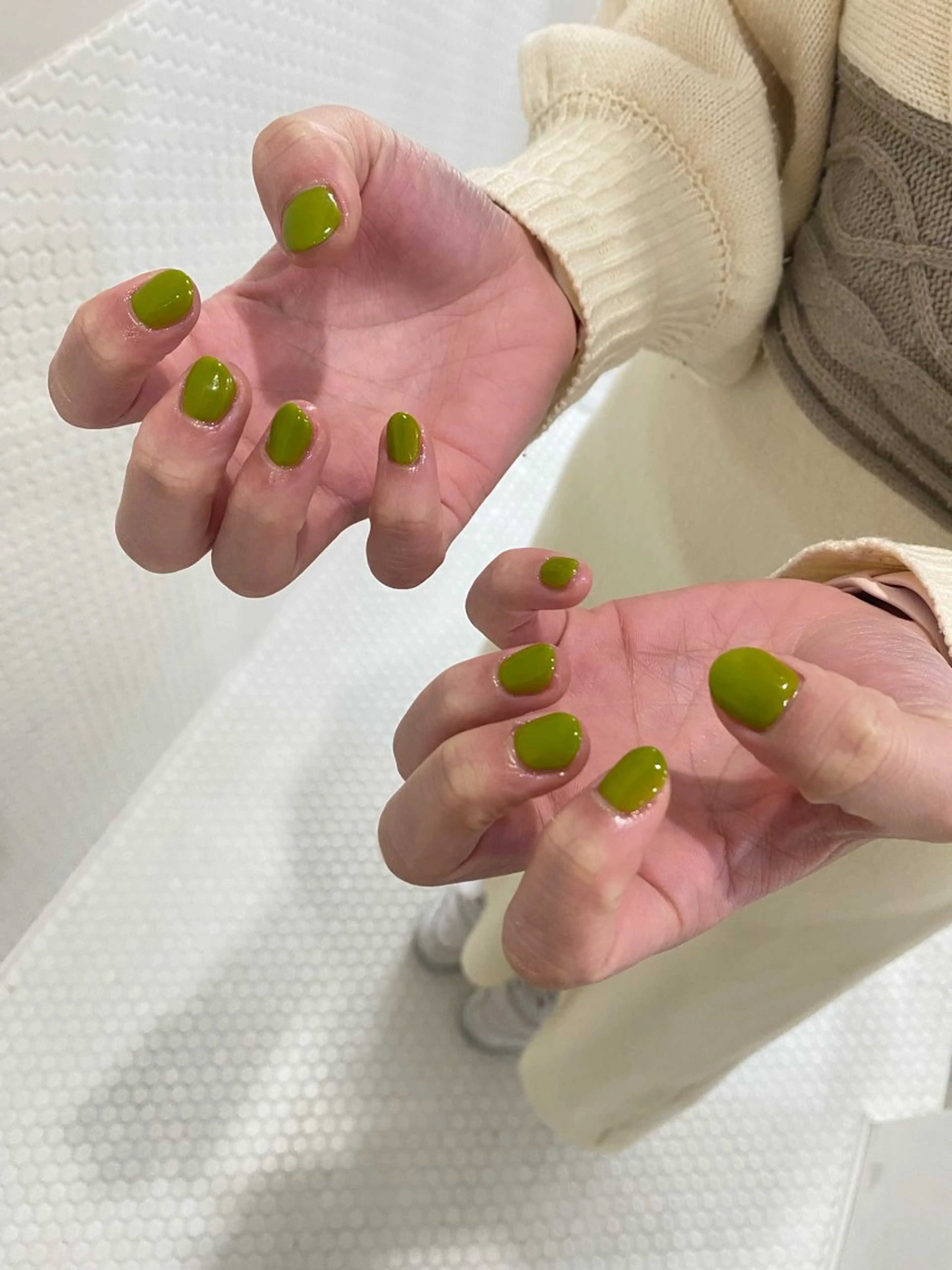 ネイル グリーン mew (ミュー)所属・y nahoのネイルデザイン