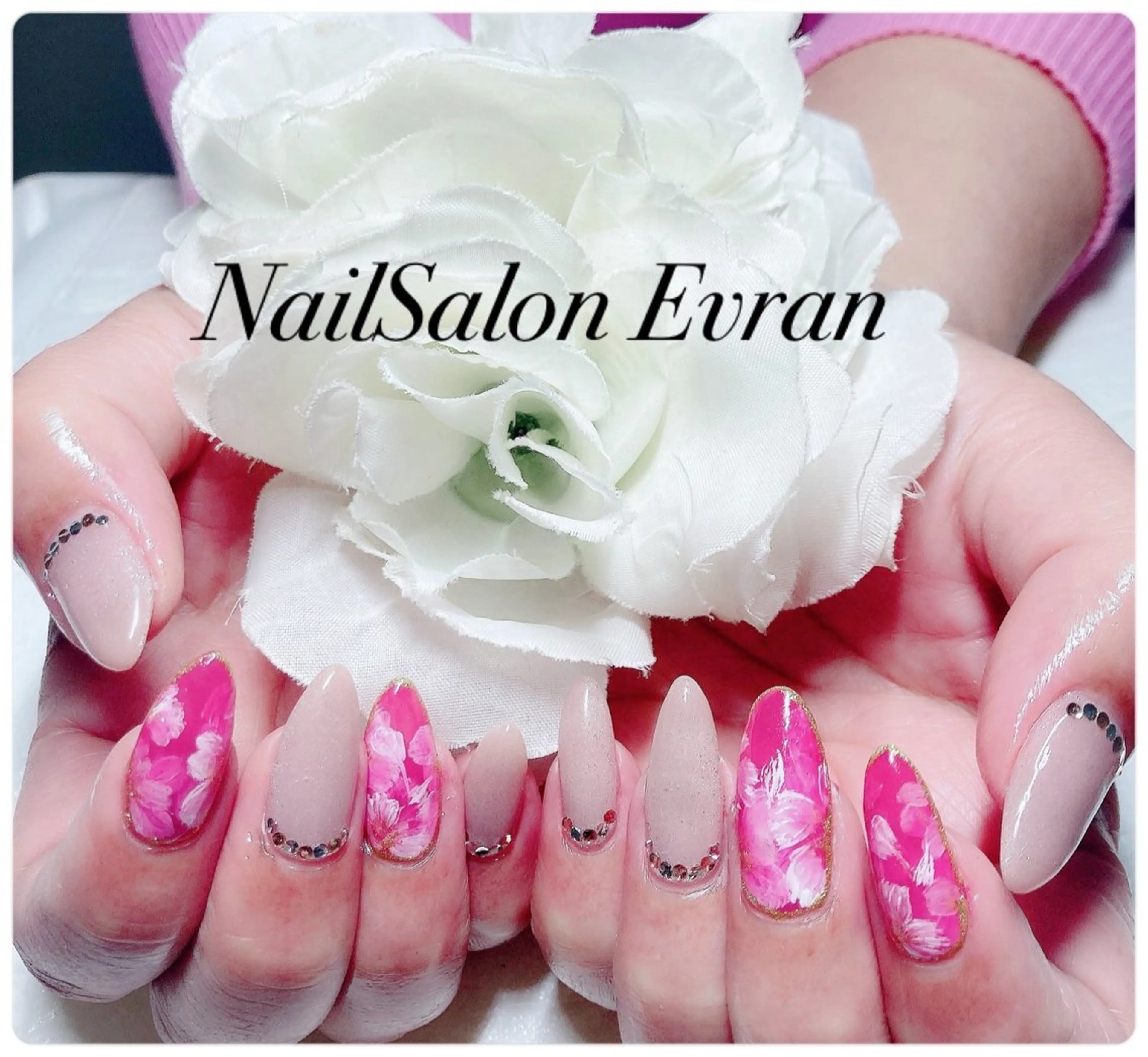 ネイル アートネイル フレンチネイル マグネットネイル 持ち込み ニュアンスネイル ハンドネイル Nail salon Evranのネイルデザイン