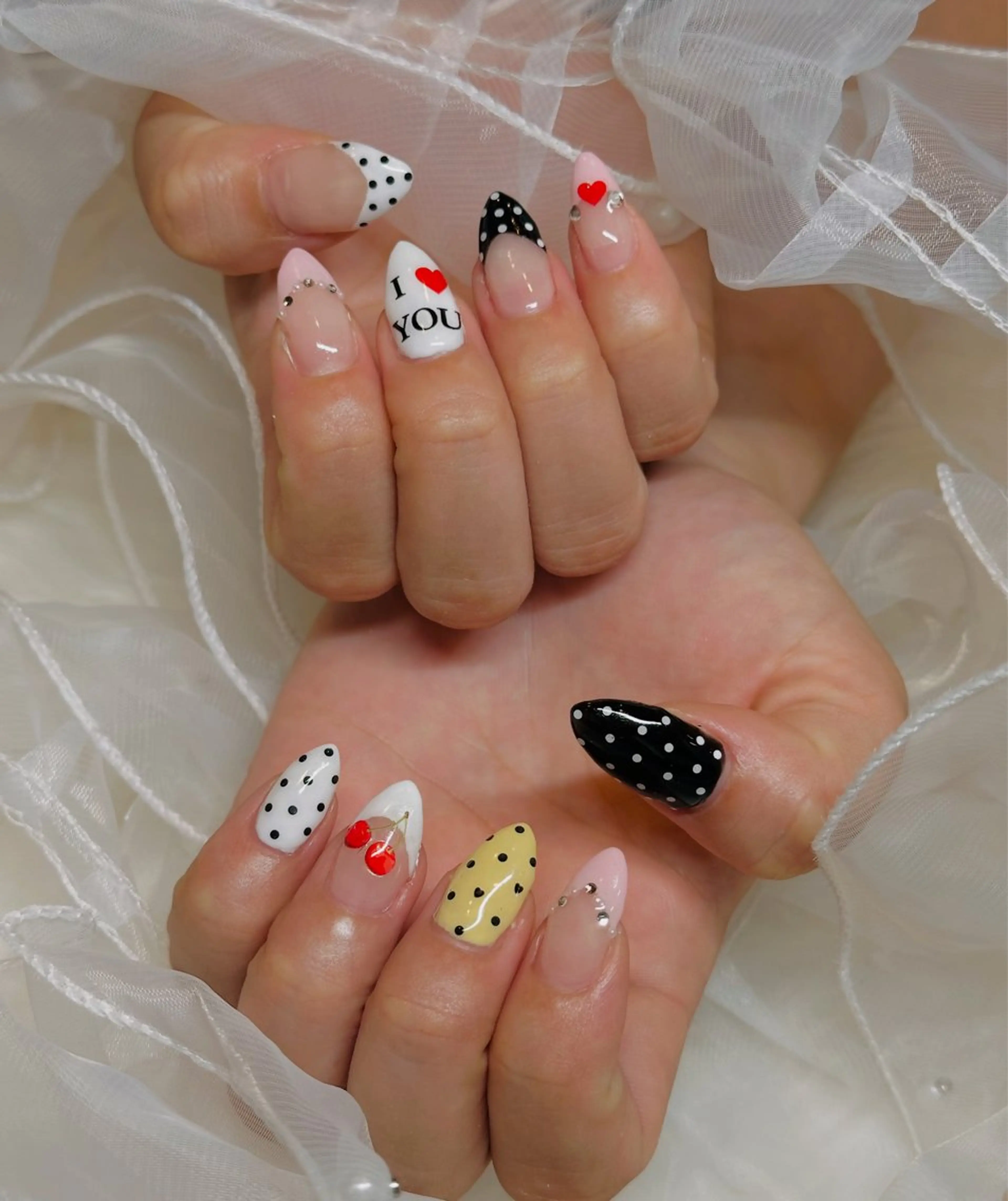 ネイル ドット ハート ハンドネイル ネイルサロンエレノア所属・田端 笑理菜のネイルデザイン