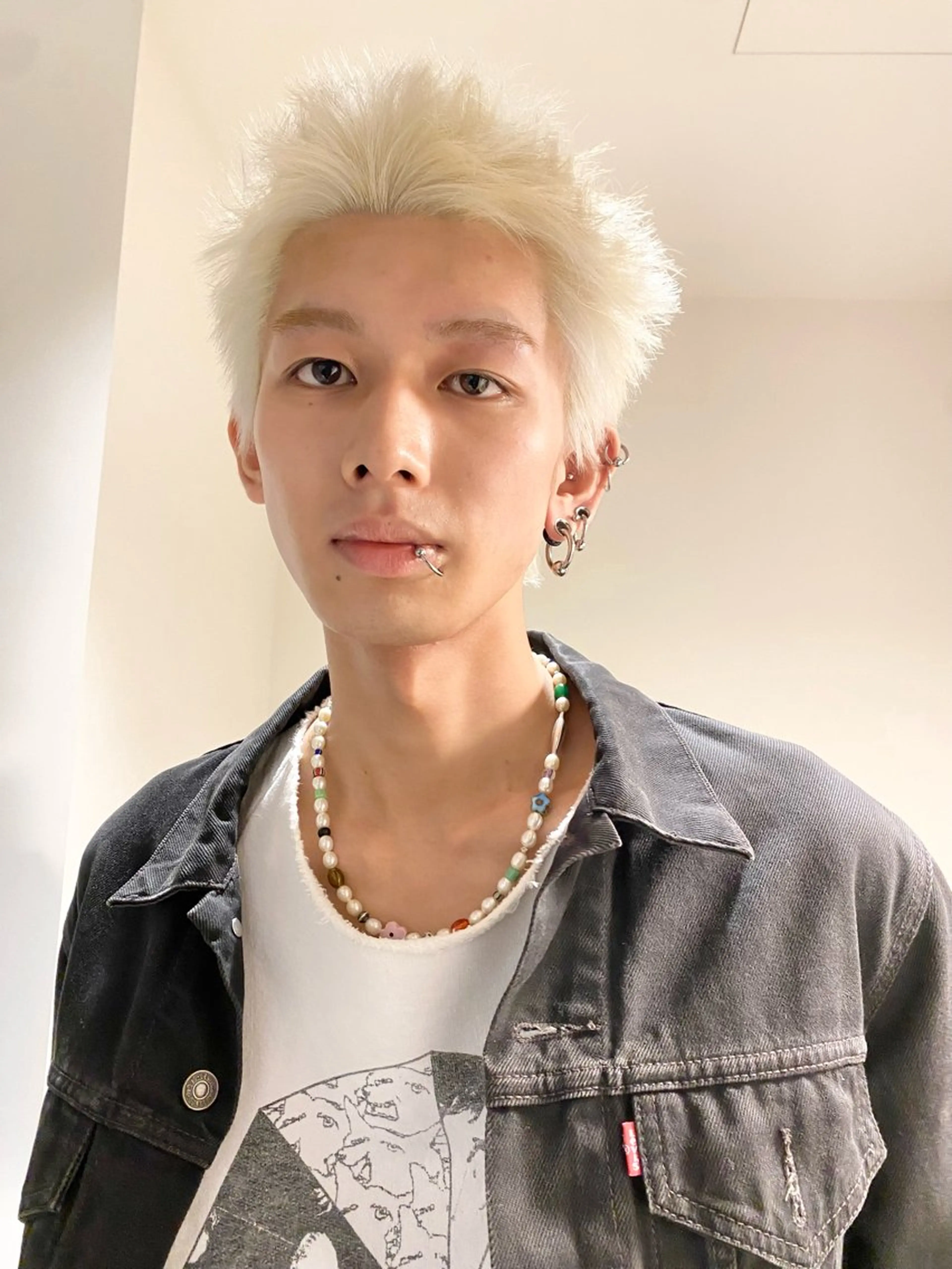 ショート カラー メンズ ヘアカラー Hair & make Lamp所属・梅田のブリーチ特化 美容師KAI🥰のヘアスタイル