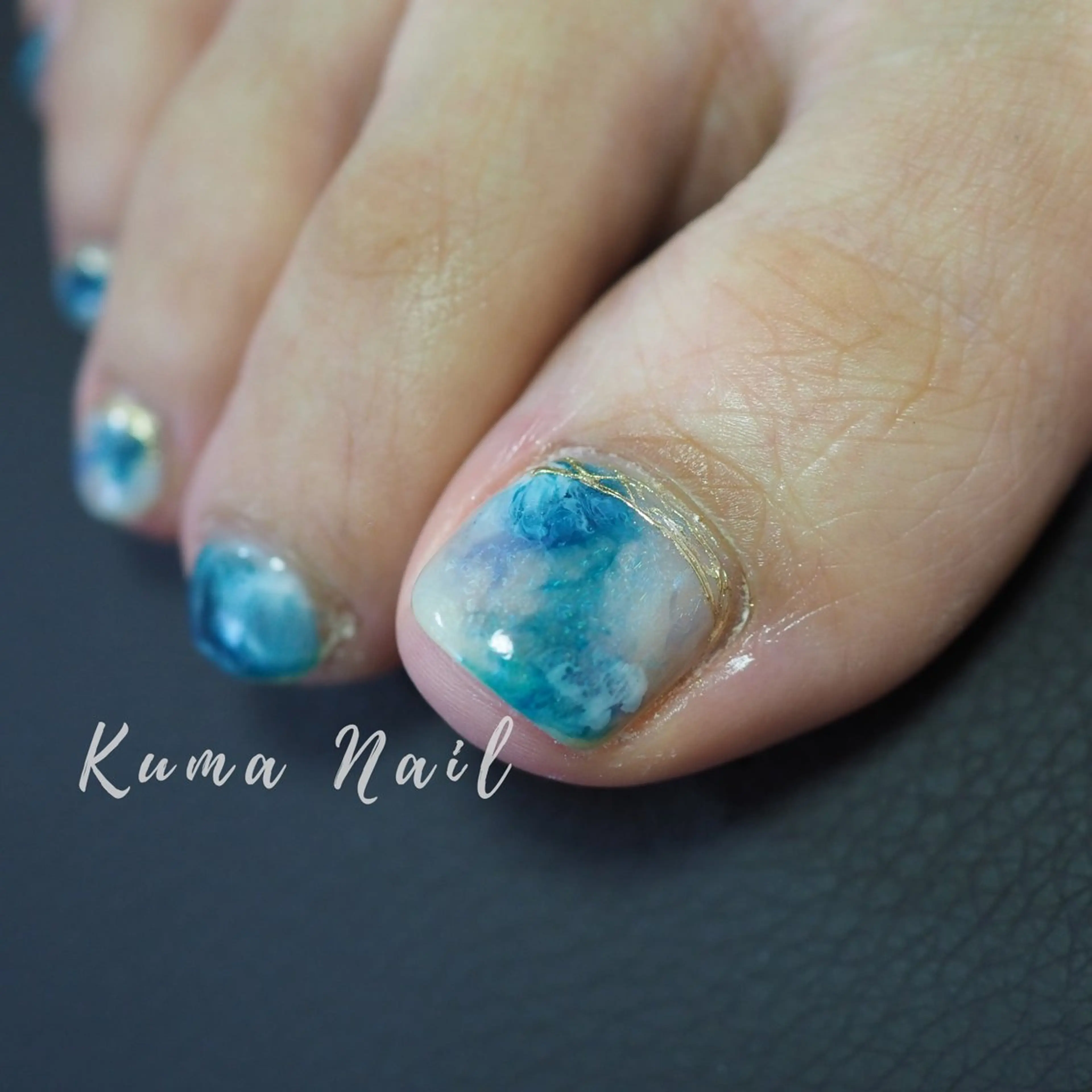 ネイル フットネイル ミラーネイル ニュアンスネイル 夏ネイル フットネイル Private salon Kuma Nail.所属・藤が丘ネイル Kuma Nailのネイルデザイン