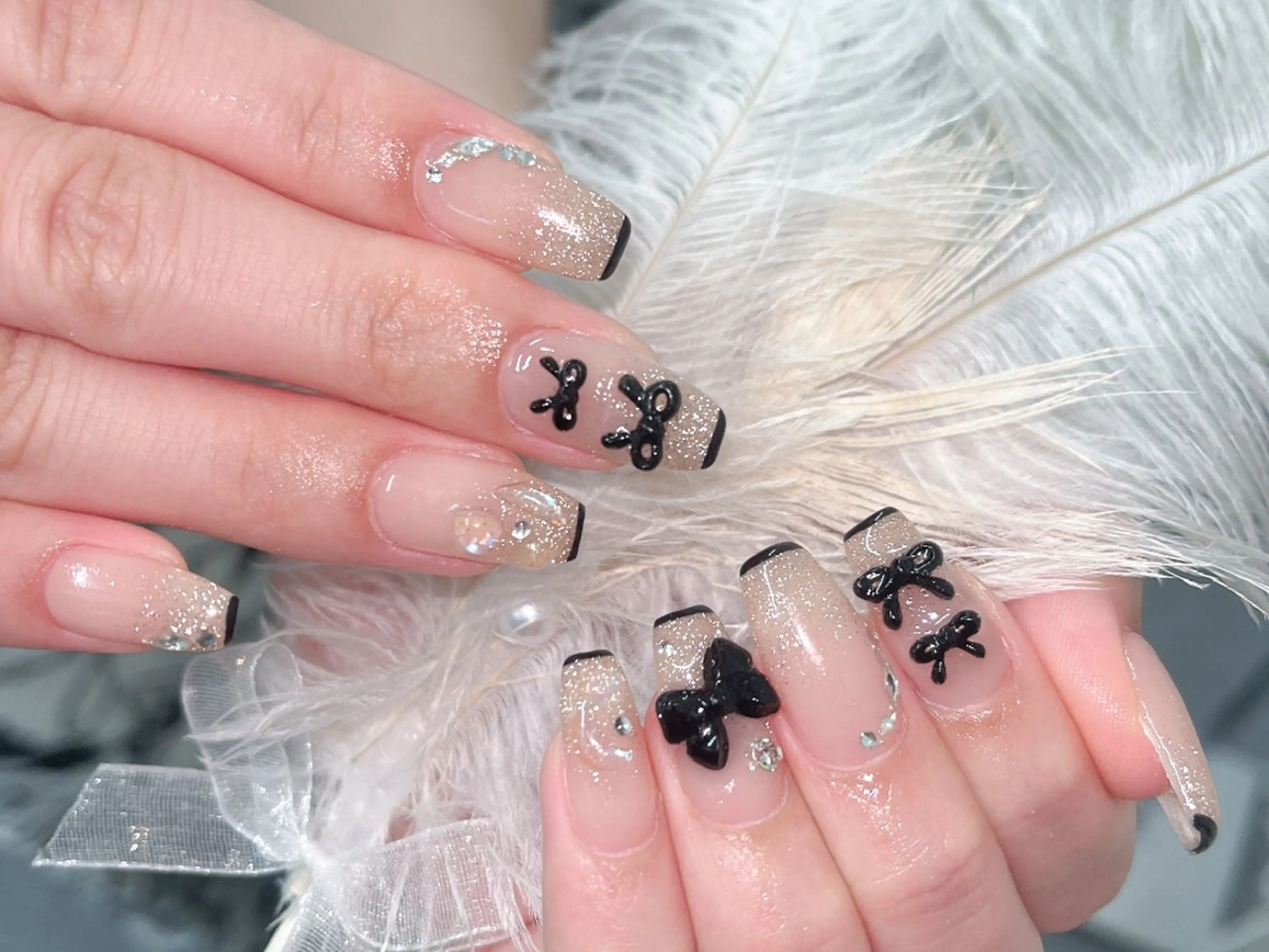 ネイル ハンドネイル グロー ネイルのネイルデザイン