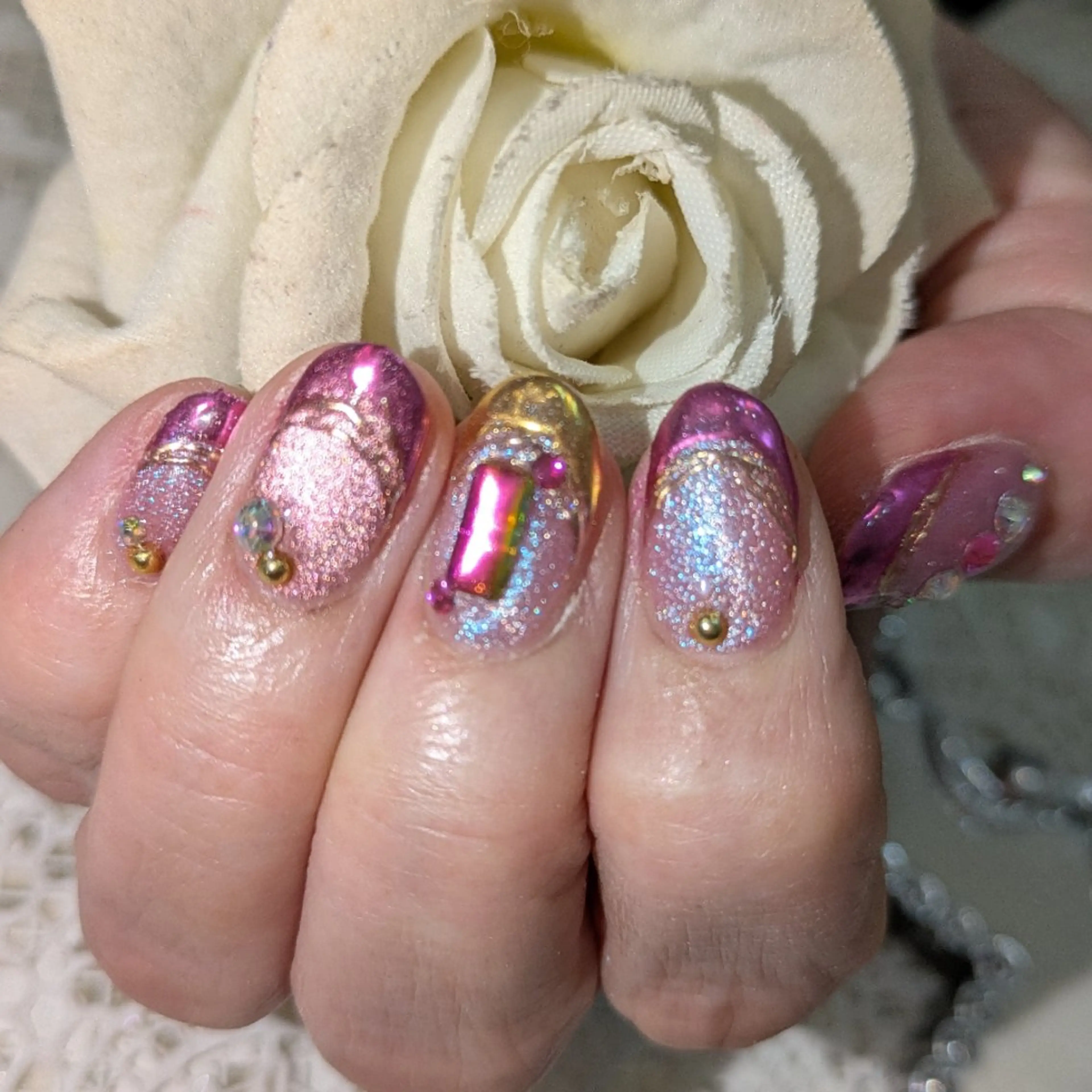 ネイル エステとネイル ローズコンフォートのネイルデザイン