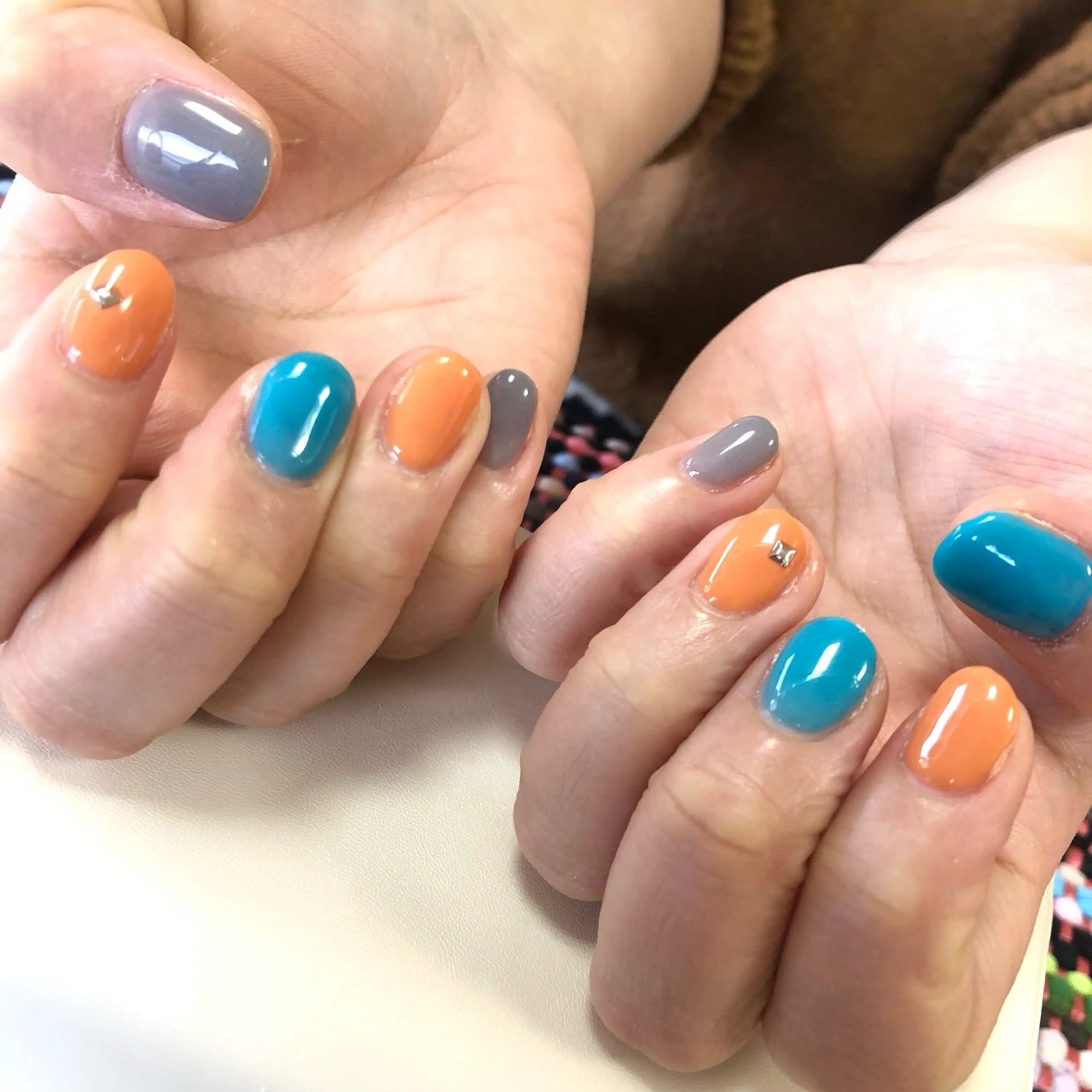 3カラー＊ハンドネイル🌈✨〔オフ込♪〕の写真