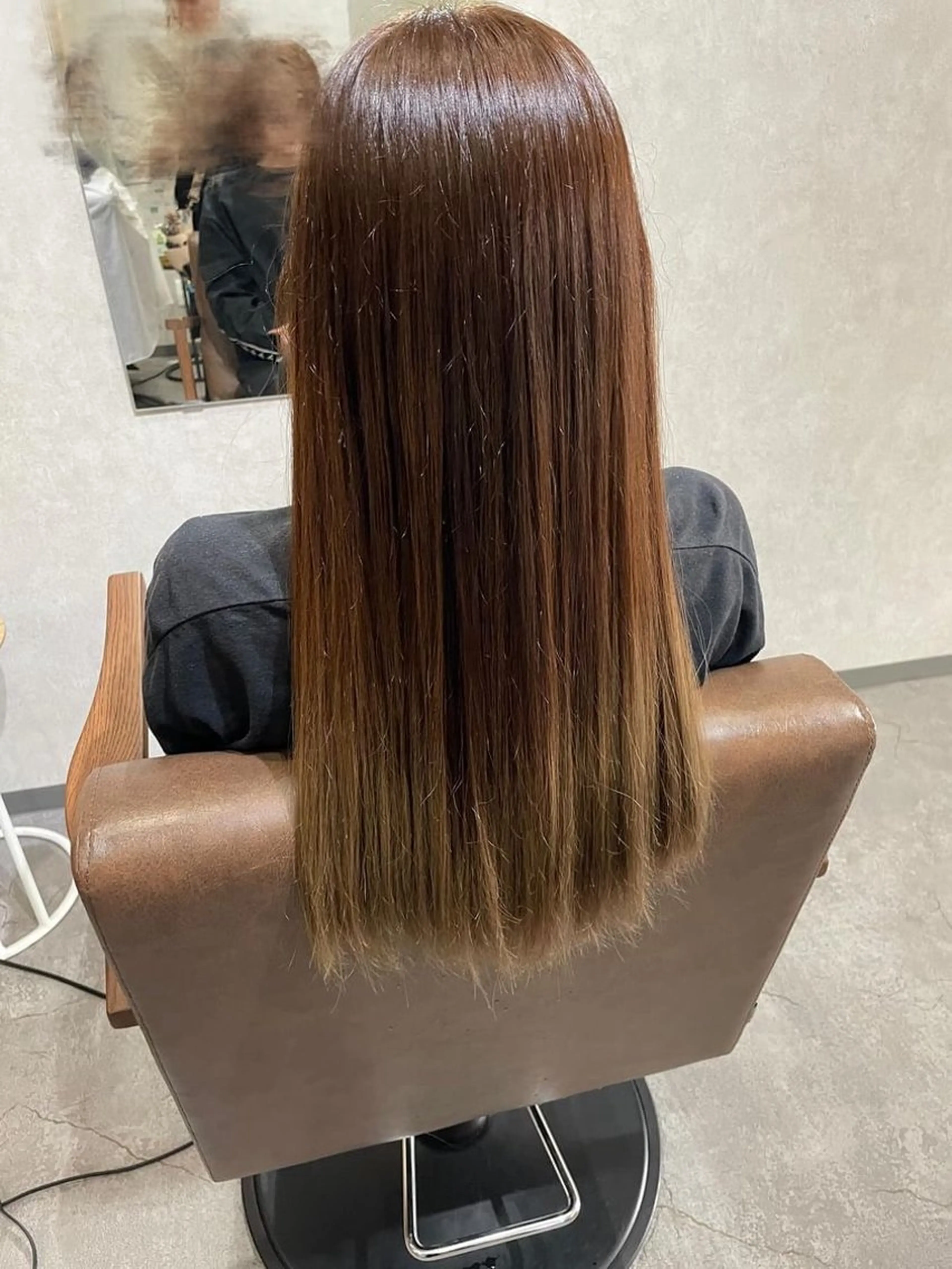 カラー Bish Yanaのヘアスタイル