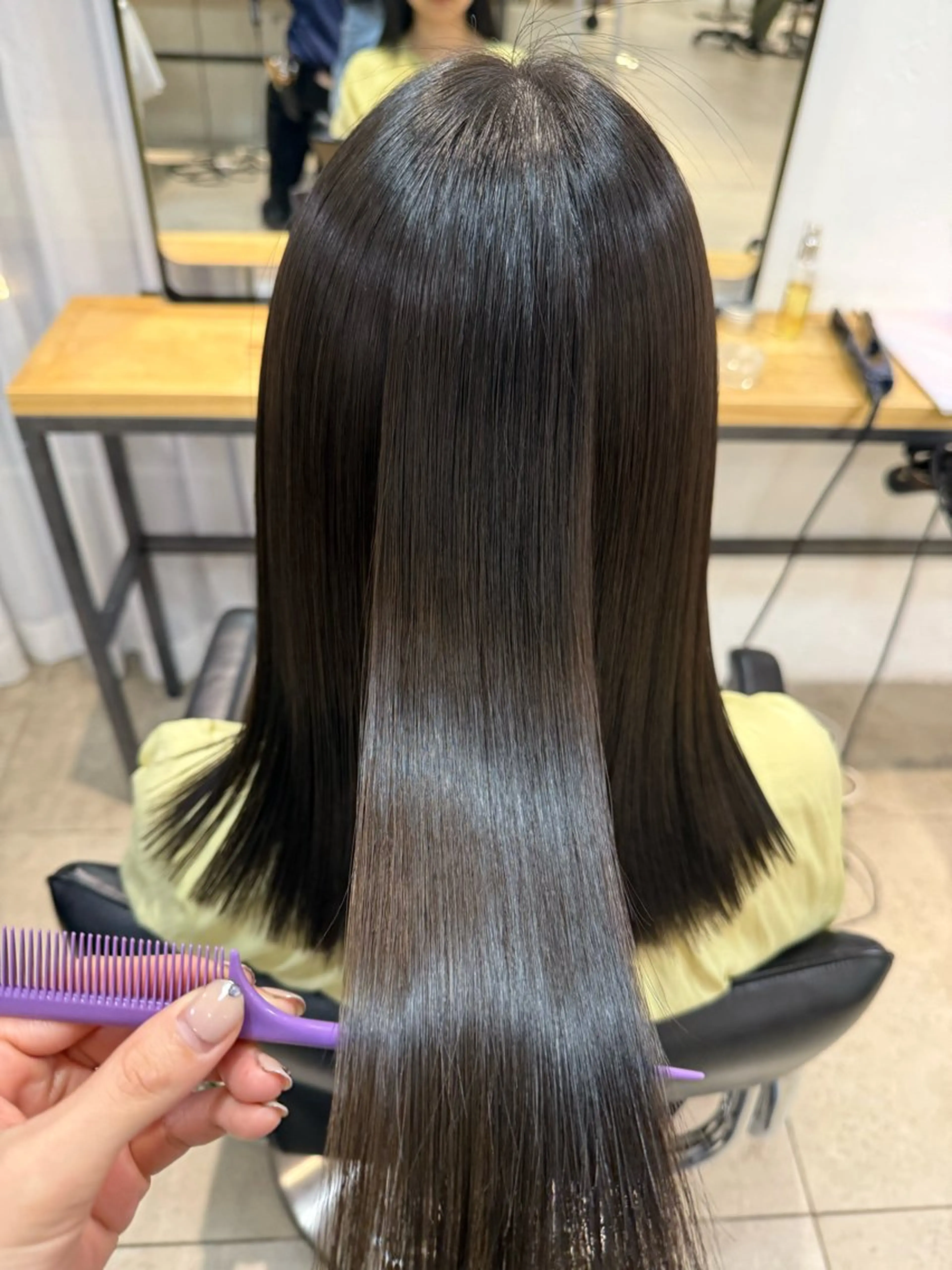 セミロング カラー カット ヘアカラー 縮毛矯正 トリートメント ミルクティー× グレージュMOMOのヘアスタイル