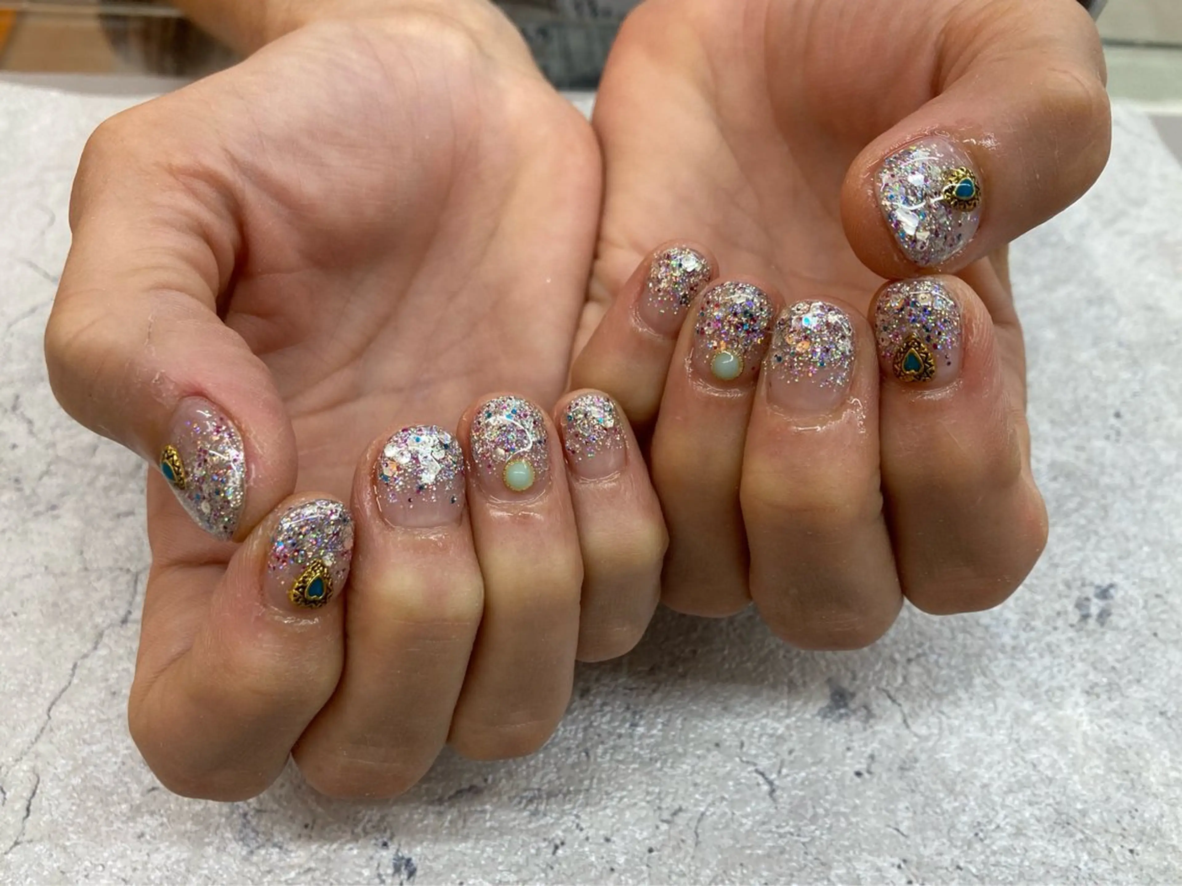 ネイル ラメ(グリッター) ラメグラデーション Maple所属・Maple saronのネイルデザイン