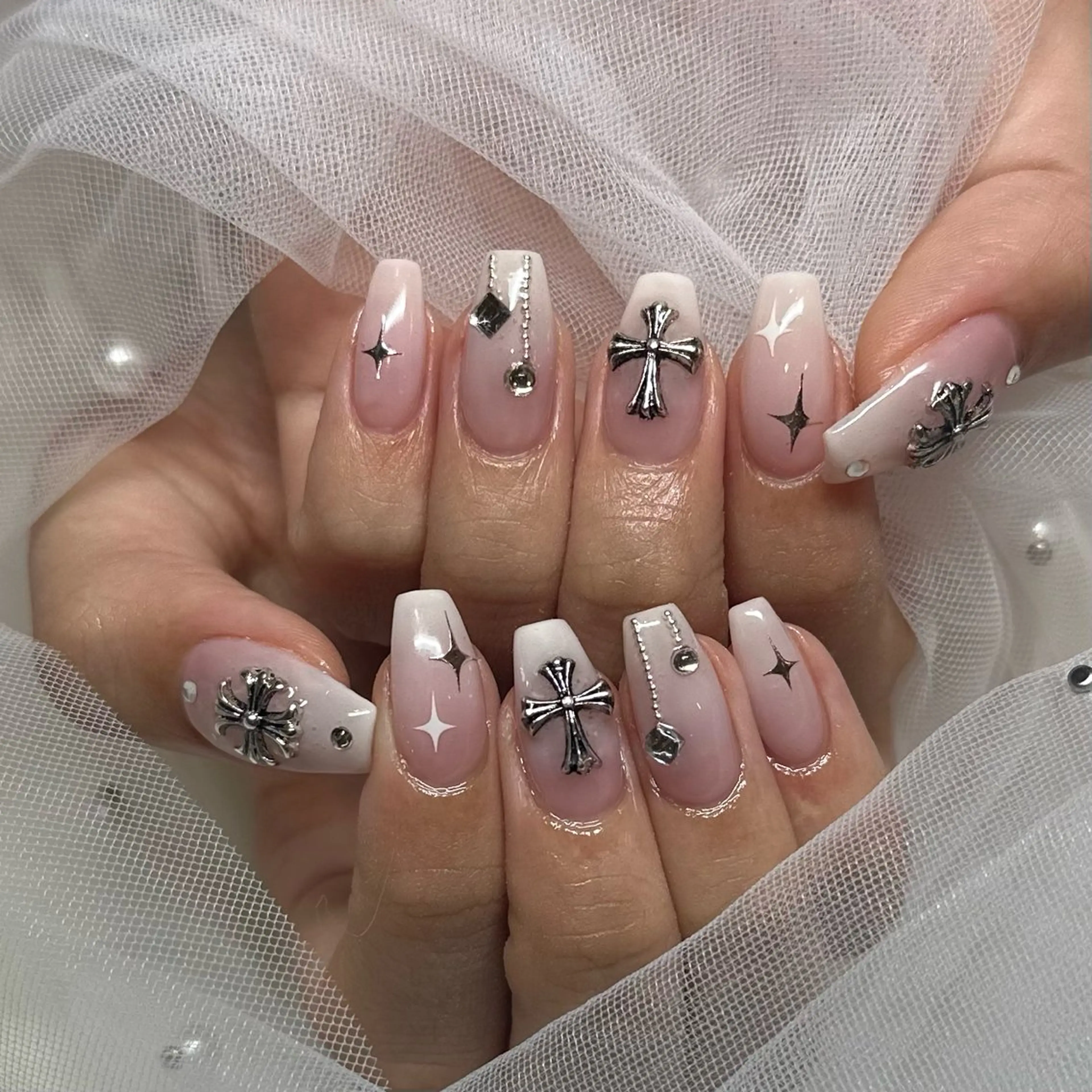 ネイル ハンドネイル She nail studio 原宿店所属・🧸原宿の美フォルム ネイリスト🧸いいだのネイルデザイン