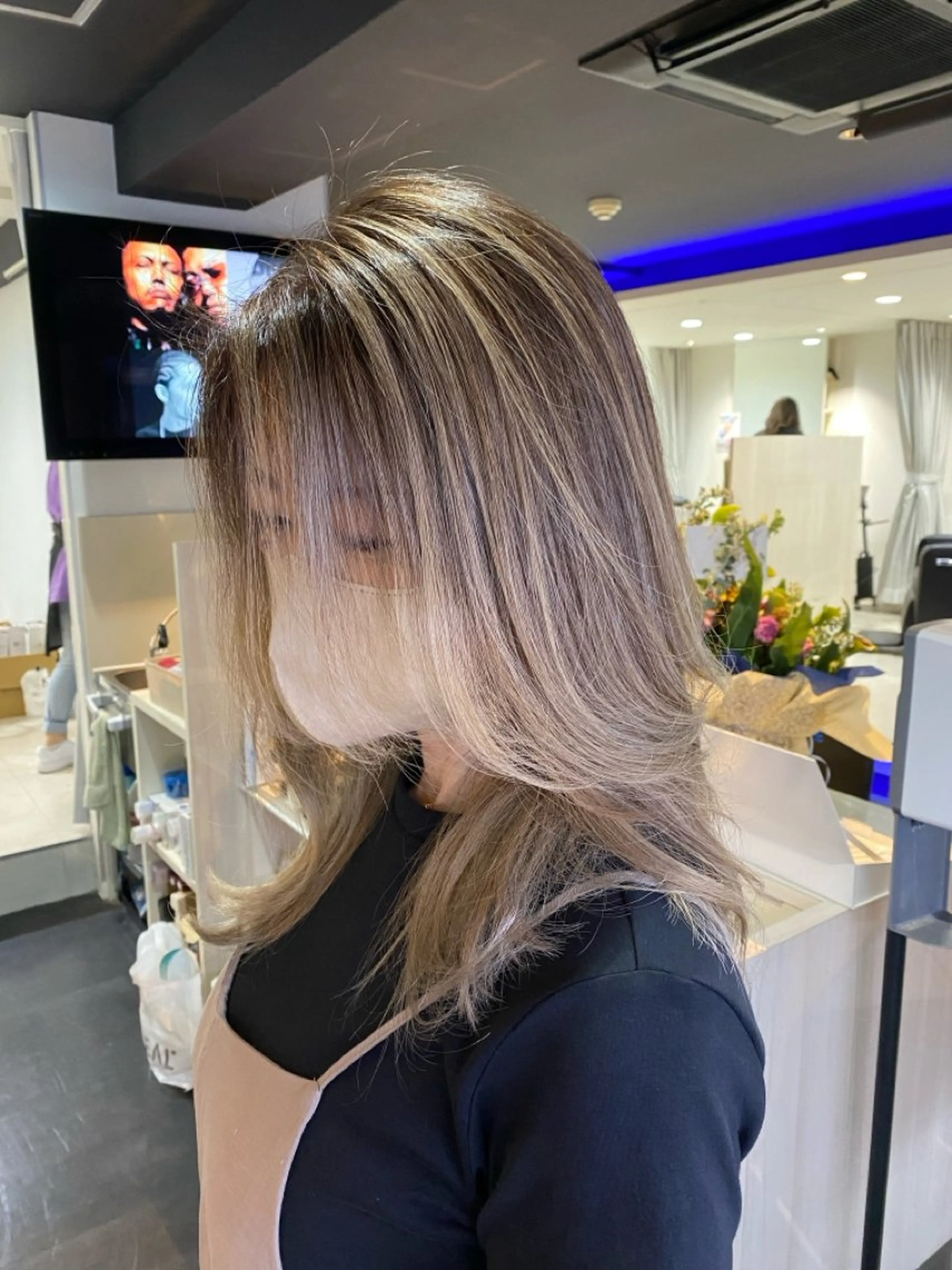 ミディアム カラー ブルーバイブレーション所属・中山 美空🌙のヘアスタイル