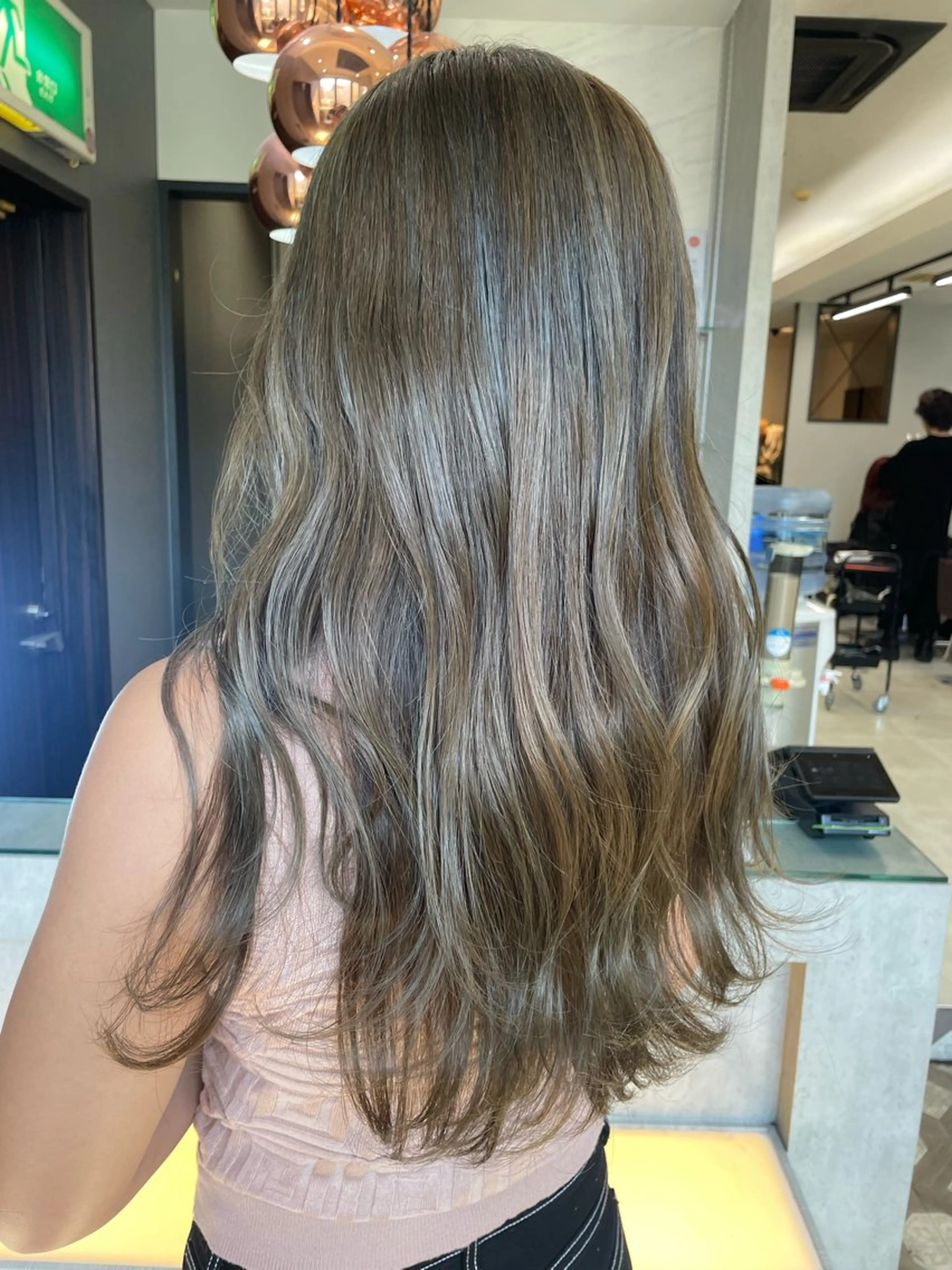 セミロング AIRI layer cut hairのヘアスタイル