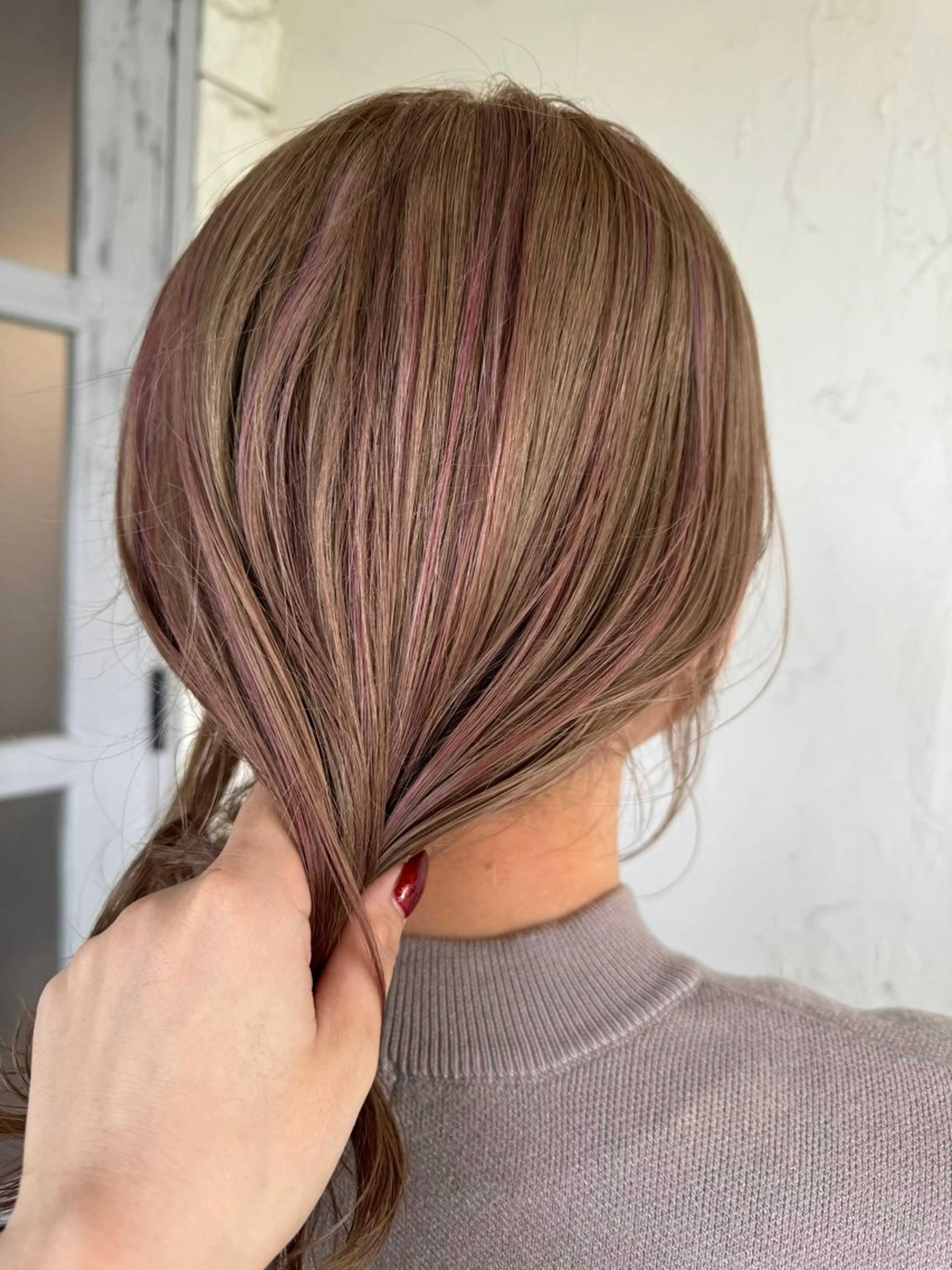 カラー ハイライトカラー ピンクカラー 小見山 琴衣のヘアスタイル