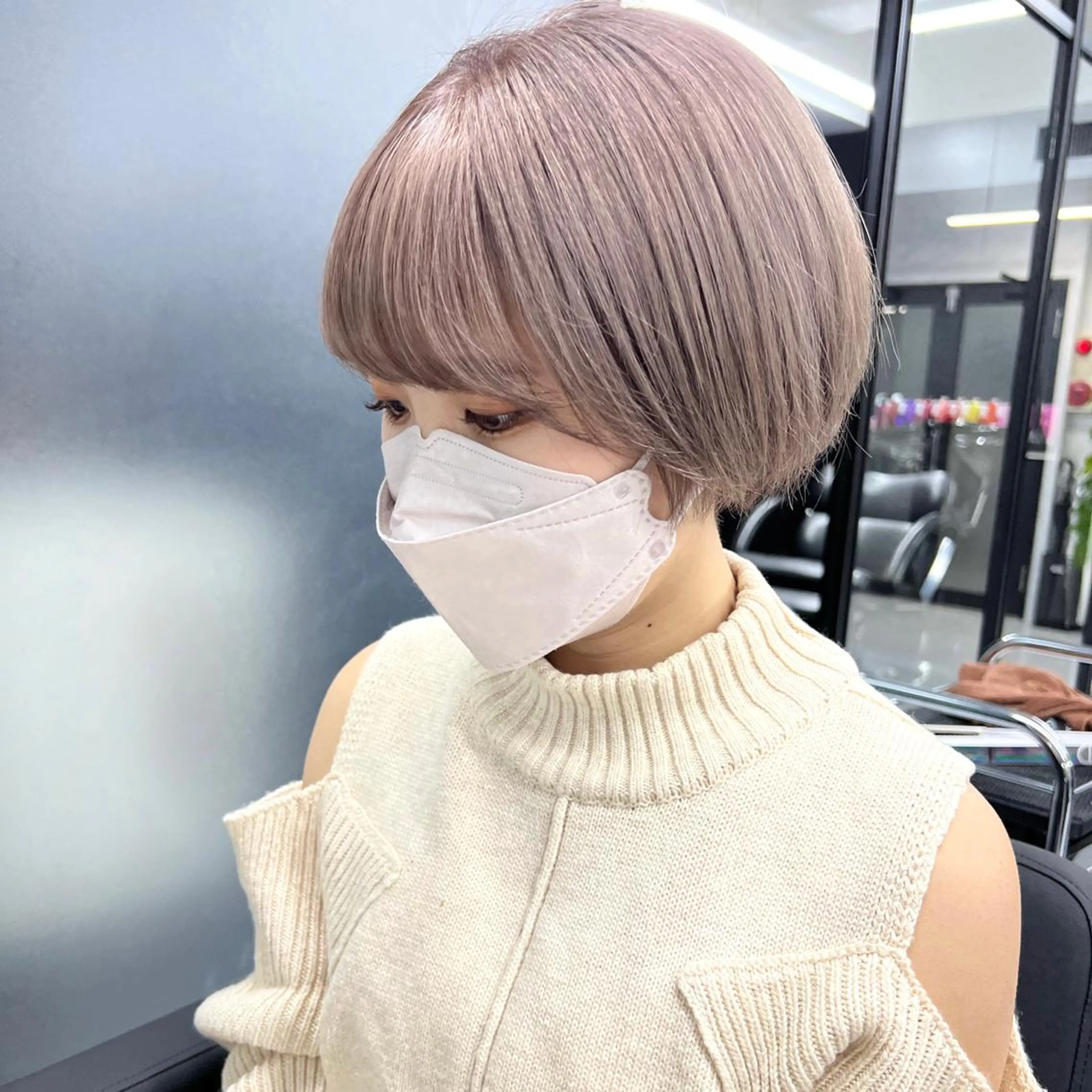 ショート カラー シールエクステ ハイトーンカラー エクステ ヘアカラー シールエクステ特化 ハイトーン、NANAのヘアスタイル