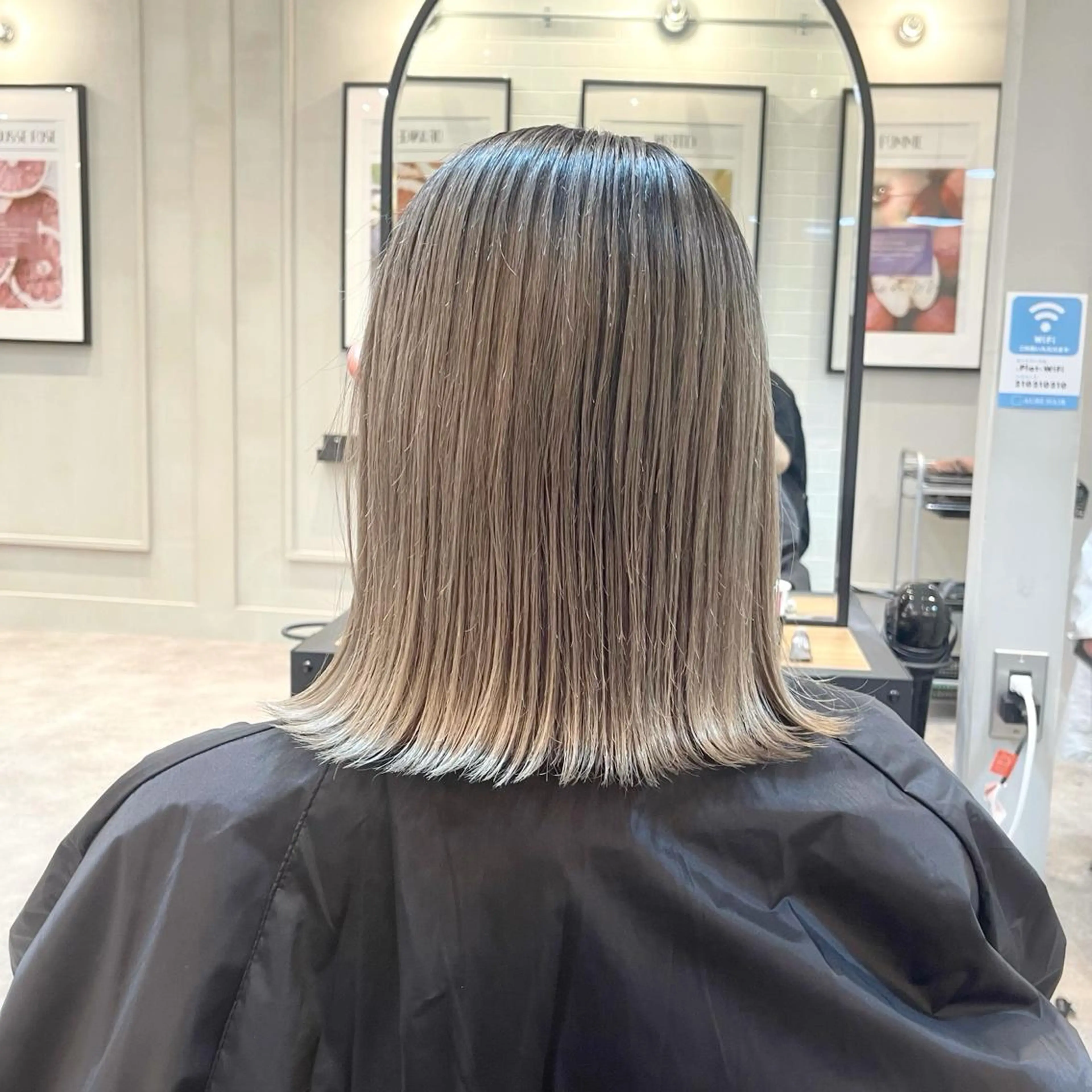 ミディアム カラー ヘアアレンジ バレイヤージュ デザインカラー ハイライトカラー 外国人風カラー ハイライト アンドウ ユウ/ レイヤーカット/韓国のヘアスタイル