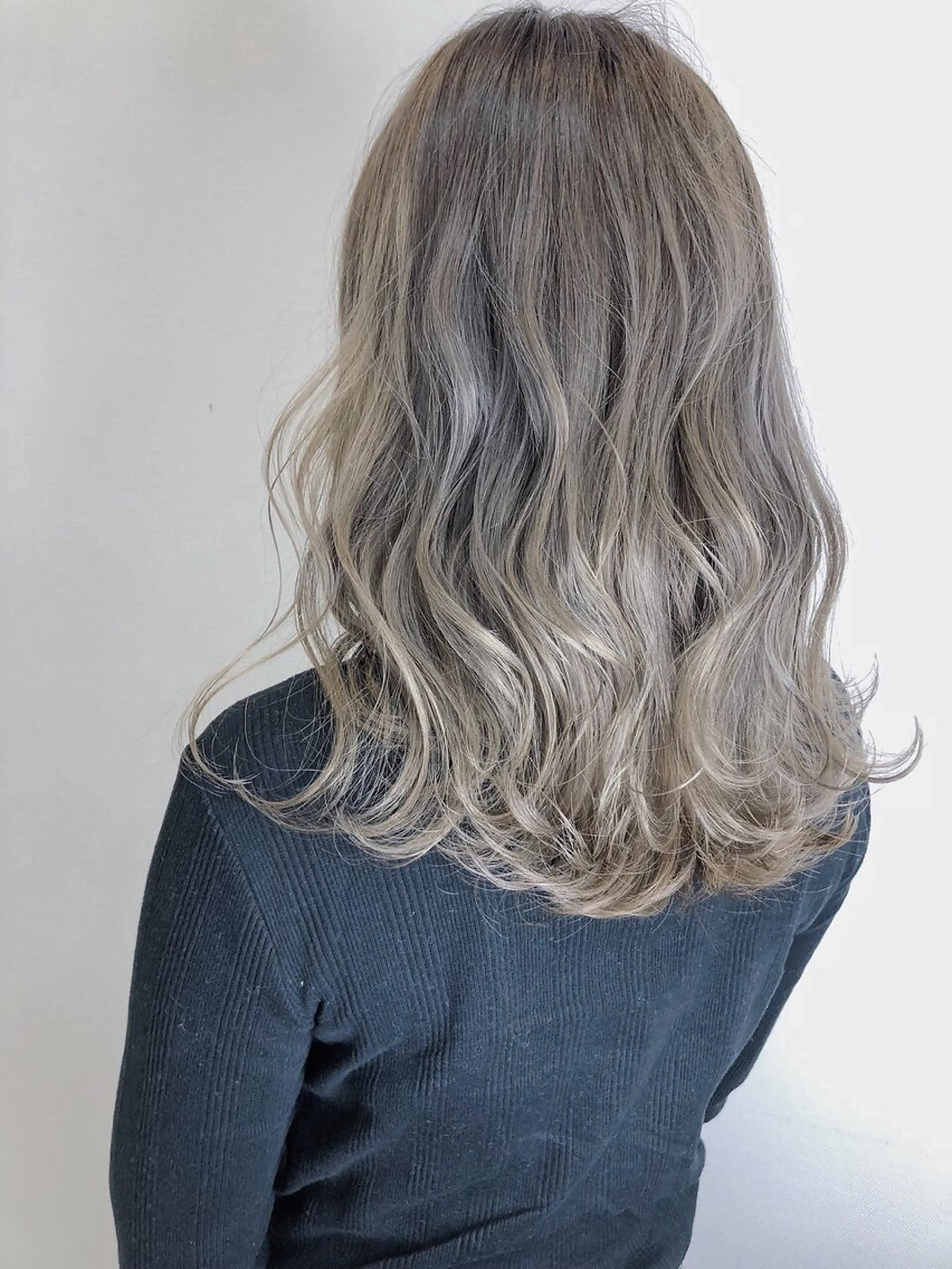 カット＋白髪ぼかしダブルカラーの写真