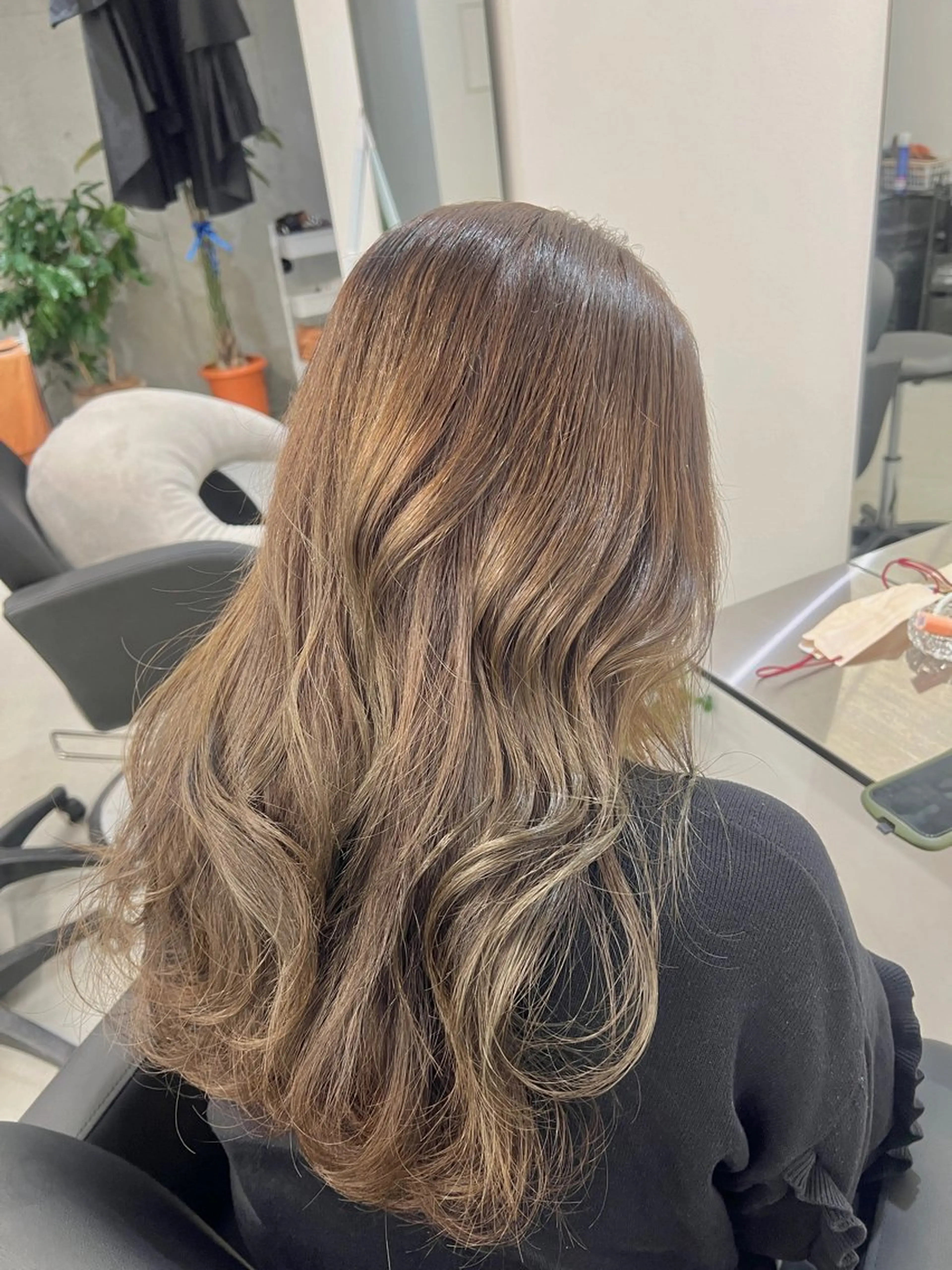 ロング カラー 透明感カラー ダブルカラー くせ毛 髪質改善 縮毛矯正 ヘアカラー トリートメント 頓所 大昂のヘアスタイル