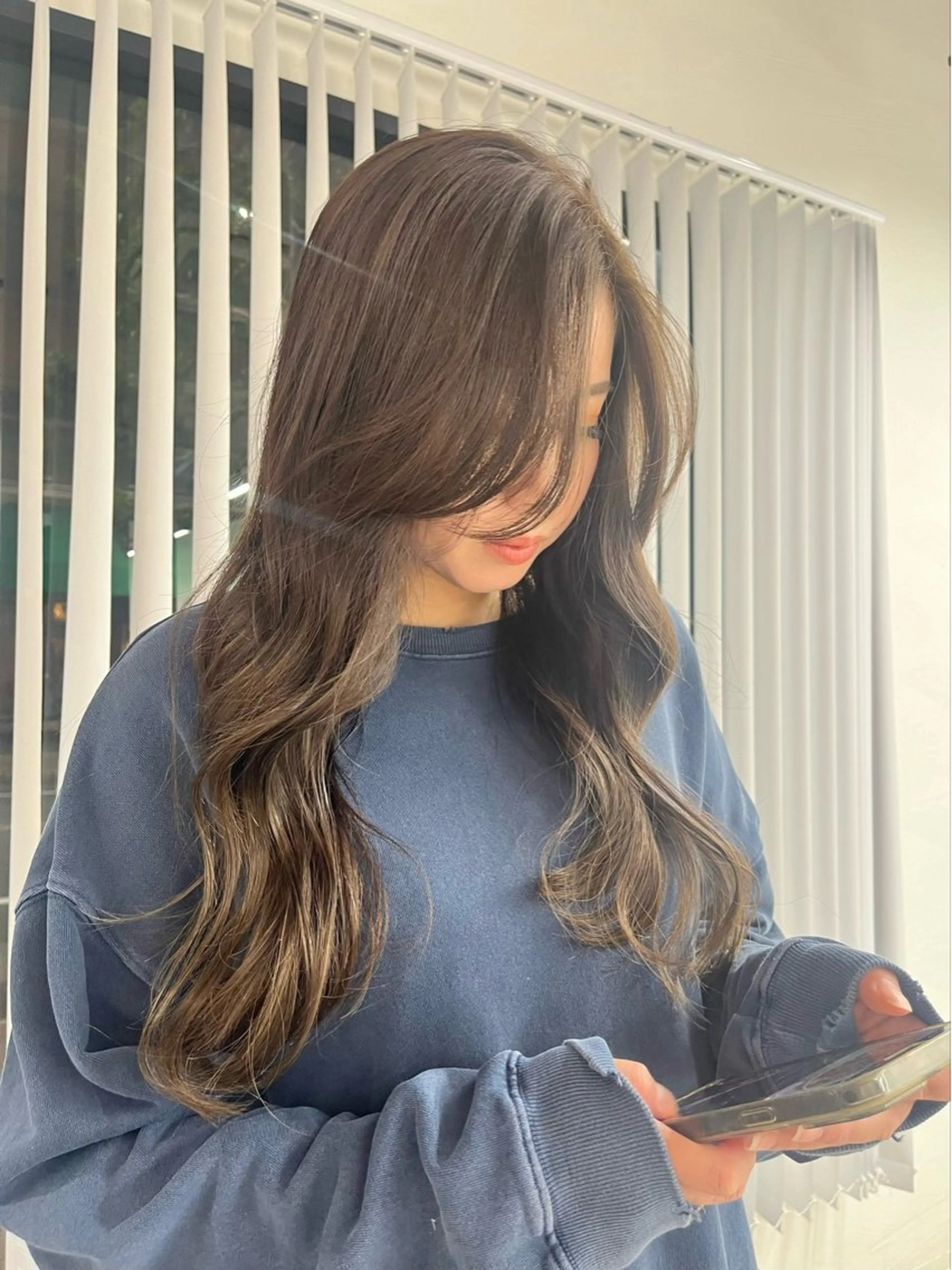 ロング カラー ブリーチ ダブルカラー グレージュ ブリーチなしカラー カット ヘアカラー トリートメント ボブ/ミディ/ロング 特化/芳野りんかのヘアスタイル