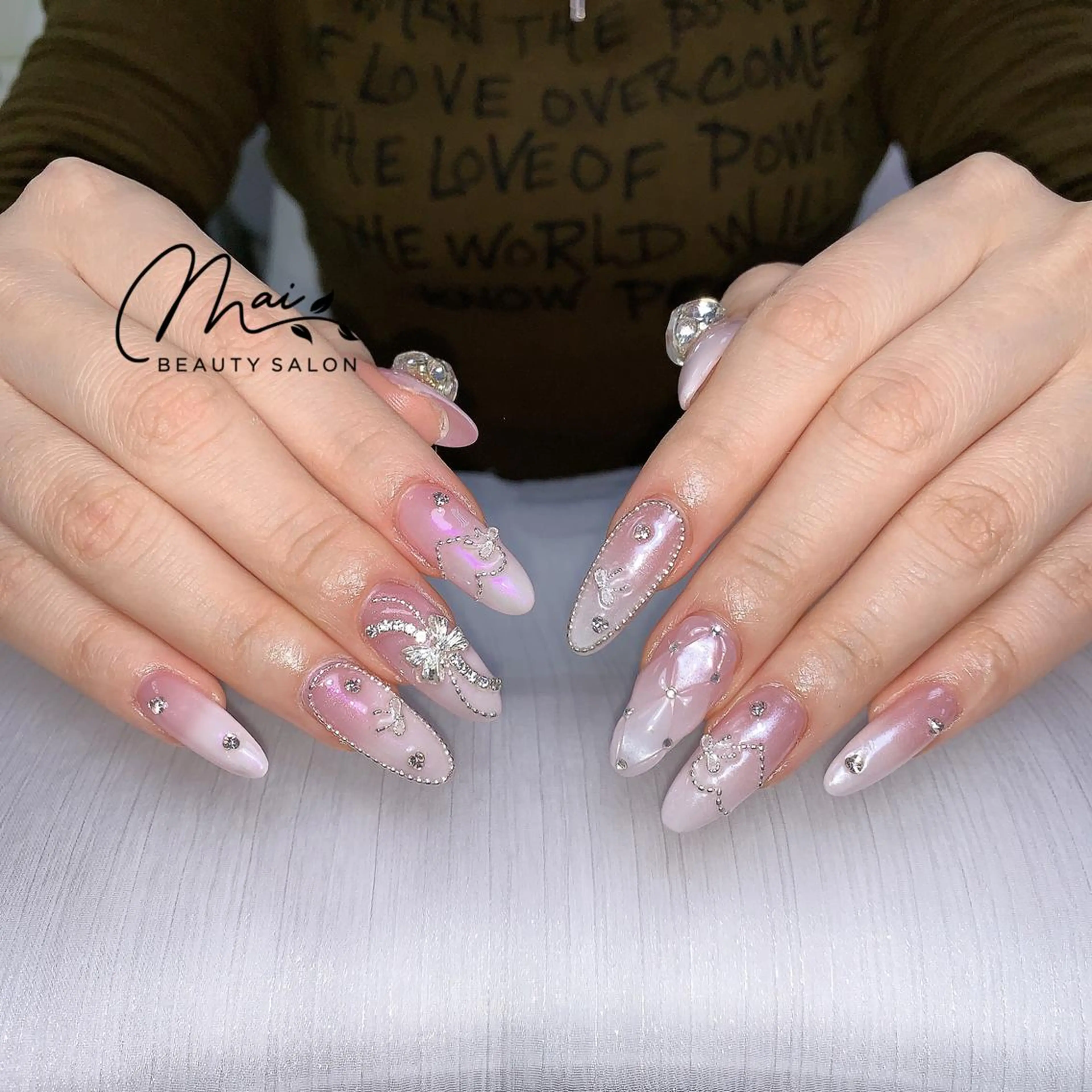 ネイル オーロラネイル チークネイル 長さ出し フラッシュネイル フットネイル MaiBeauty HaNaのネイルデザイン