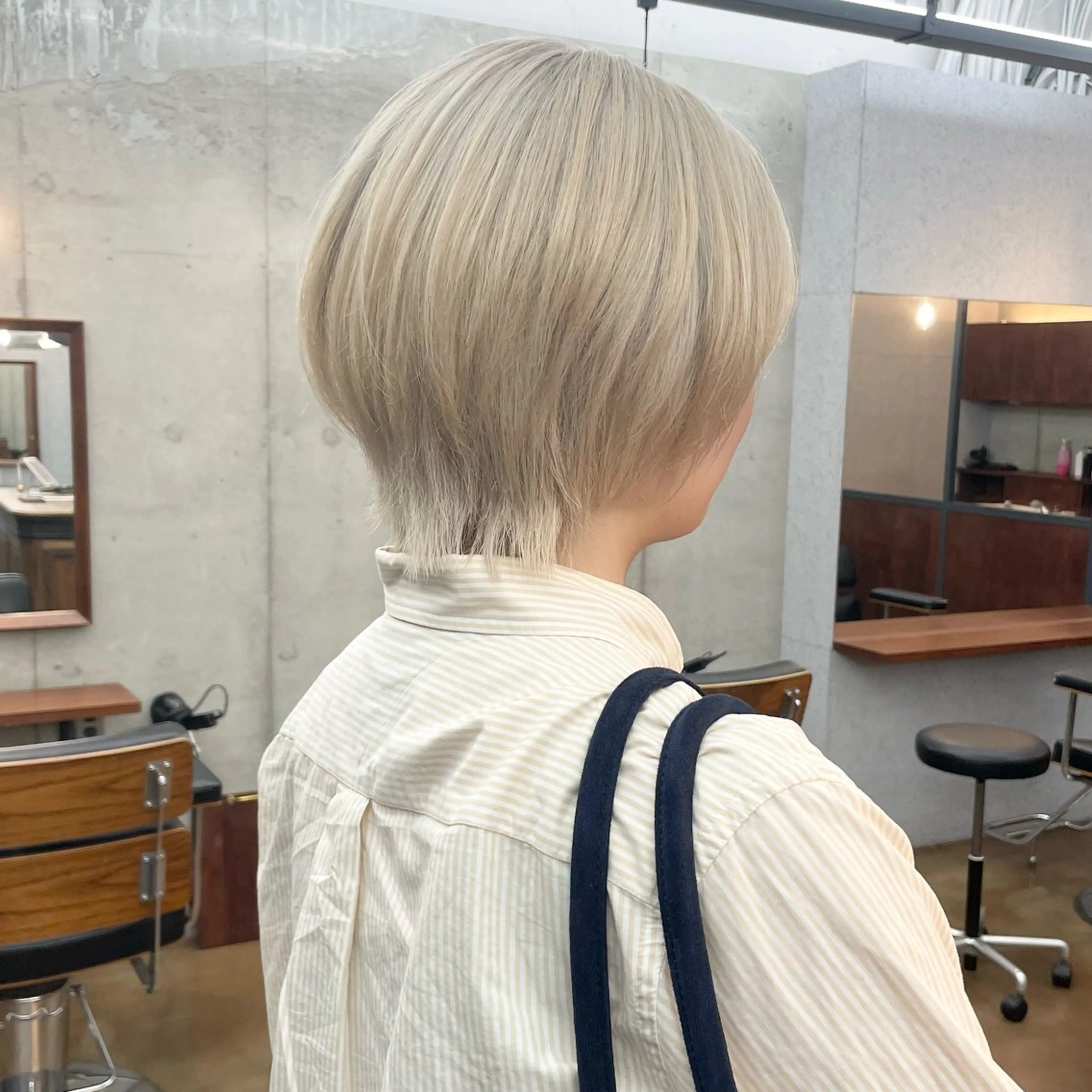 ショート カラー メンズ メンズブリーチ メンズウルフカット ブリーチ ブロンド ホワイトブロンド カット ヘアカラー トリートメント ヘアセット ✂︎ウルフ・ショート ✂︎MIKUNIのヘアスタイル