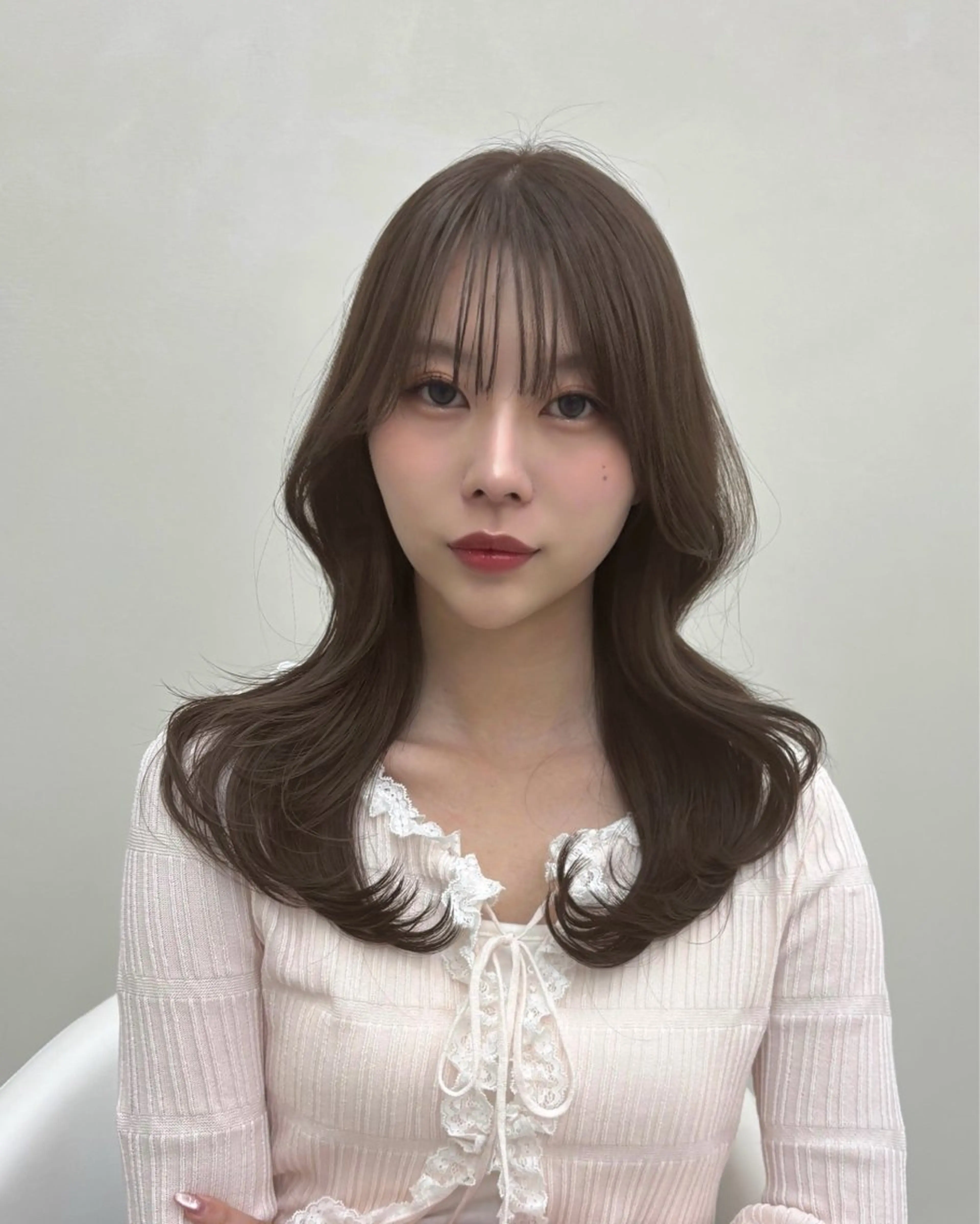 ミディアム カラー ベージュカラー Aura所属・丸山 心 / 艶カラーのヘアスタイル