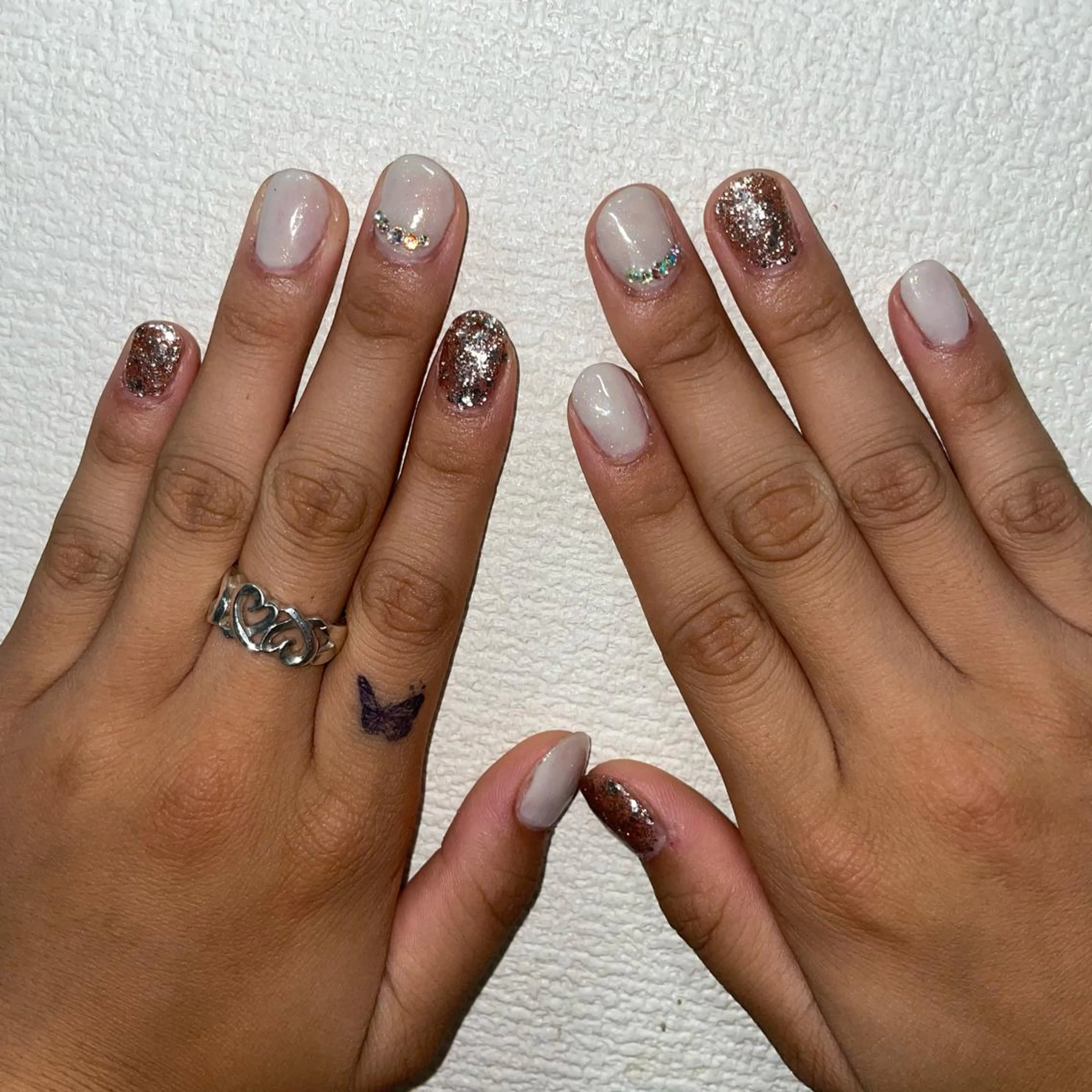 ショート see love gritterのネイルデザイン