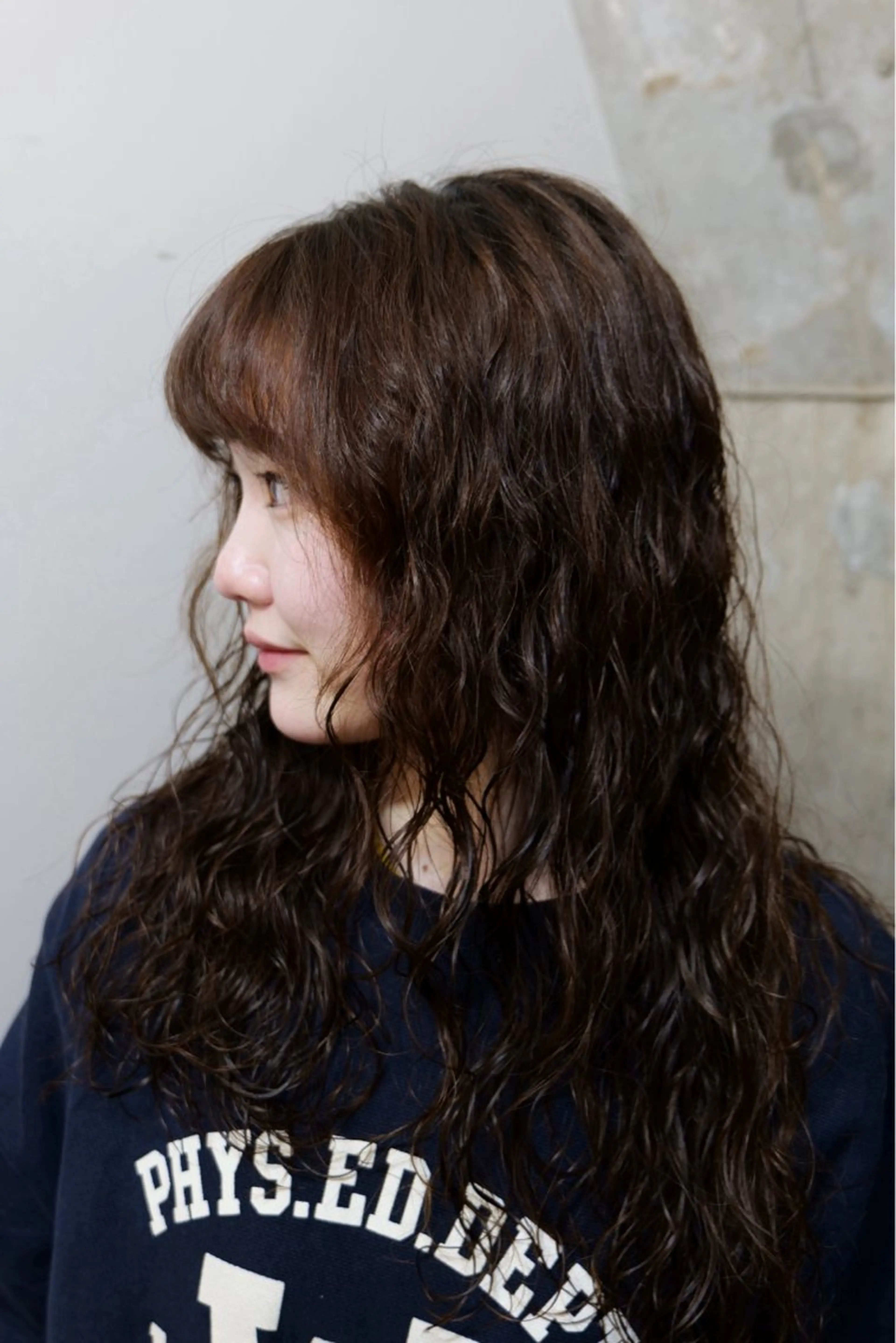 ロング パーマ スパイラルパーマ 𝙱𝙻𝙴𝙽 𝚋𝚢 𝚍𝚘𝚝.所属・🤍BLEN 窓🤍のヘアスタイル