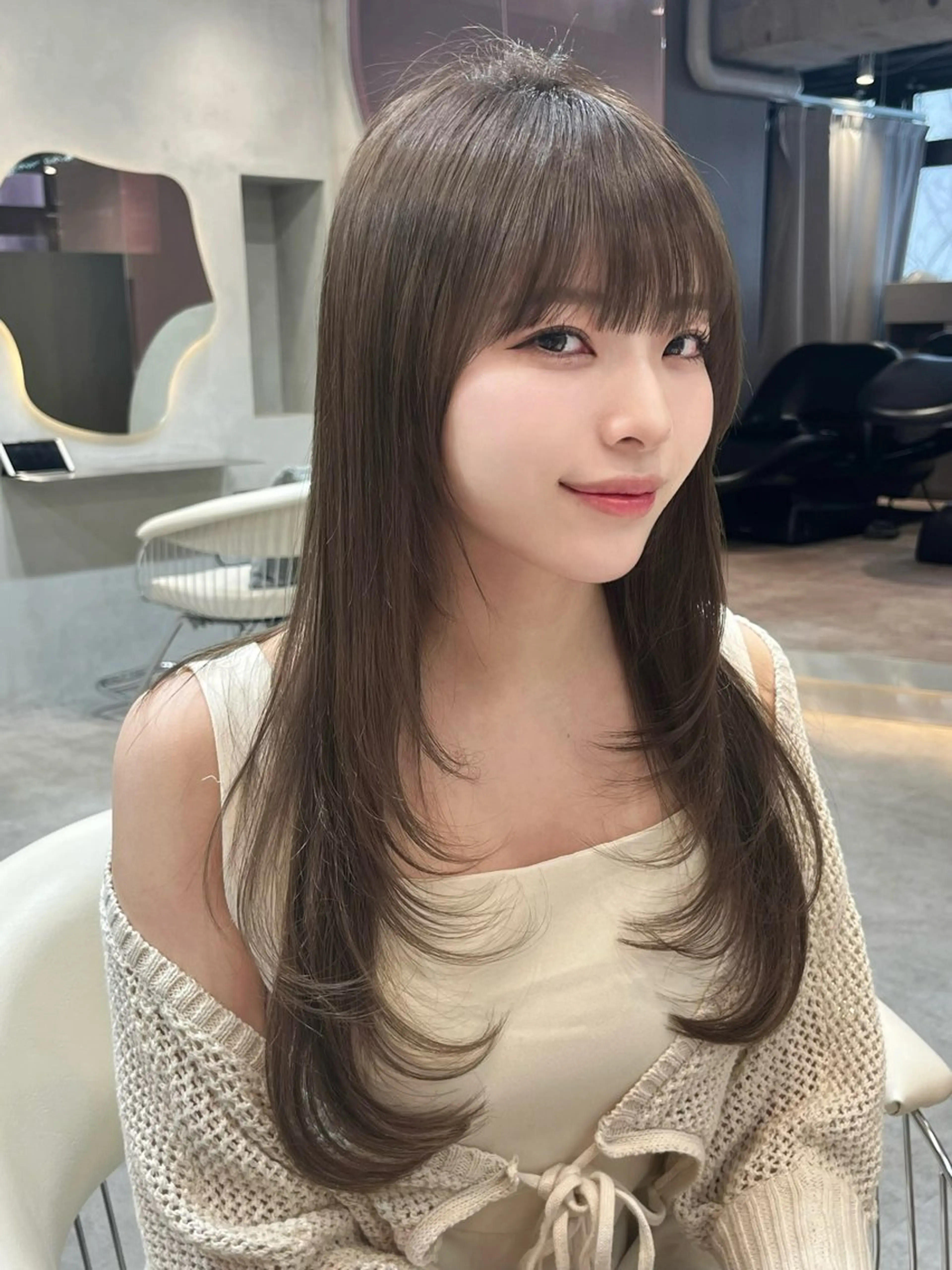 セミロング カラー ブリーチ ダブルカラー ブリーチなしカラー 韓国風ヘア レイヤーカット 大宮レイヤーカット ハッシュ　柏崎颯刀のヘアスタイル