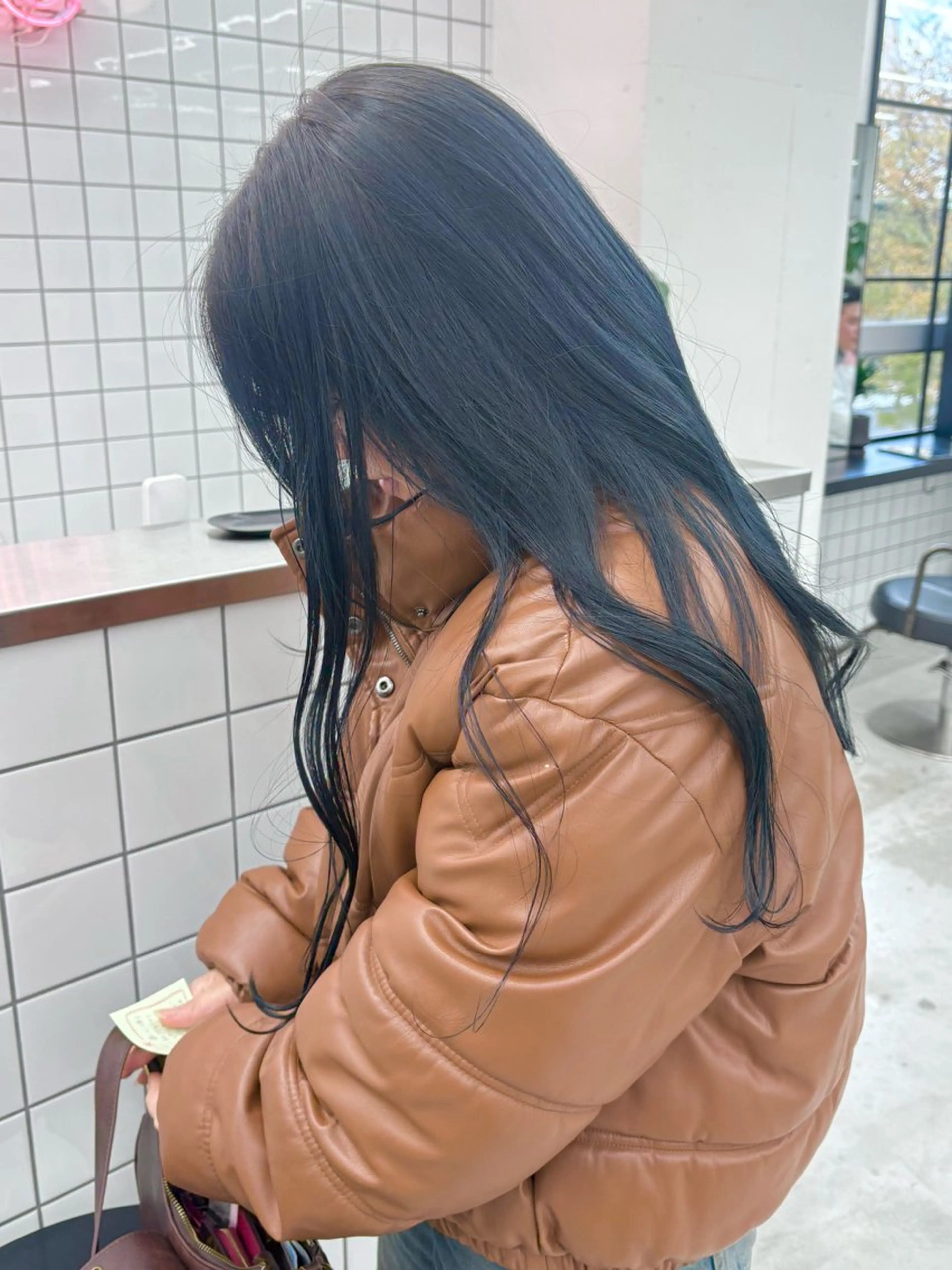 ロング カラー 黒髪 ブルーカラー ブルーブラック 韓国風ヘア ❣️星野のあ❣️ 優しいダブルブリーチのヘアスタイル