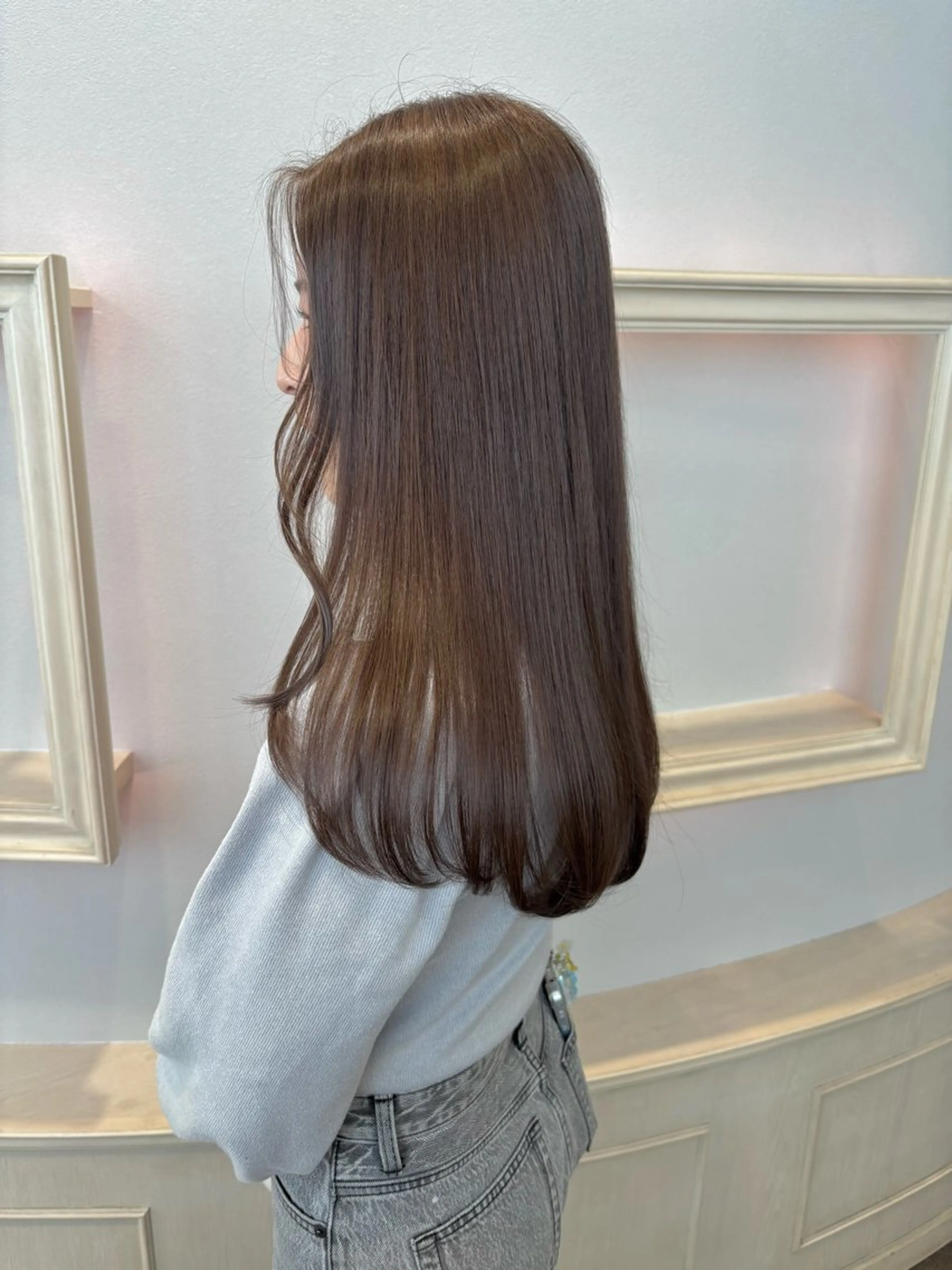 ロング カラー ベージュカラー 透明感カラー グレージュ オリーブベージュ レイヤーカット カット ヘアカラー サソウ ユリエ🥥のヘアスタイル