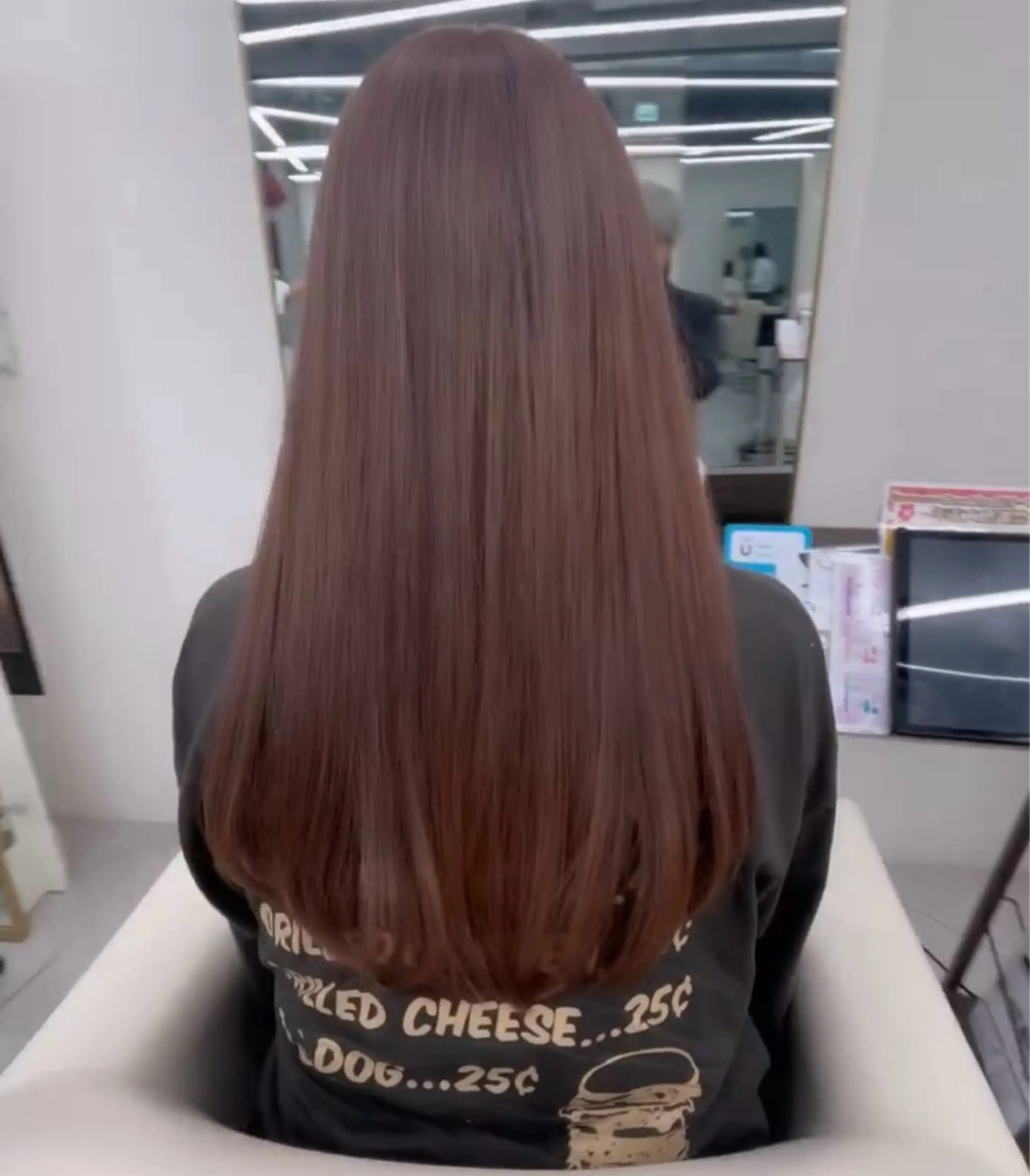 カラー ORO所属・米田 有里のヘアスタイル