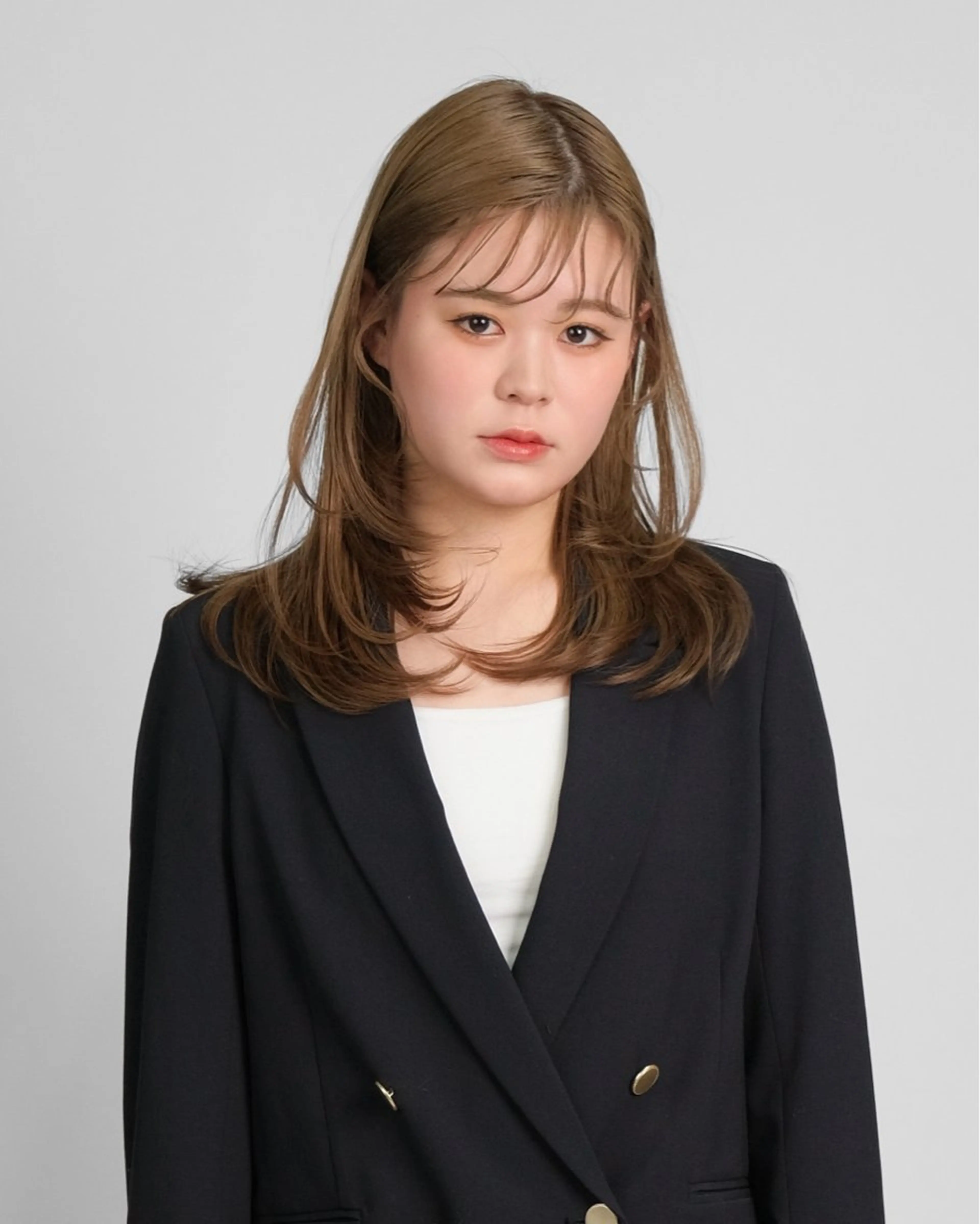 セミロング 韓国風ヘア レイヤーカット カット ヘアカラー トリートメント レイヤ ーカット大名Lay.のヘアスタイル