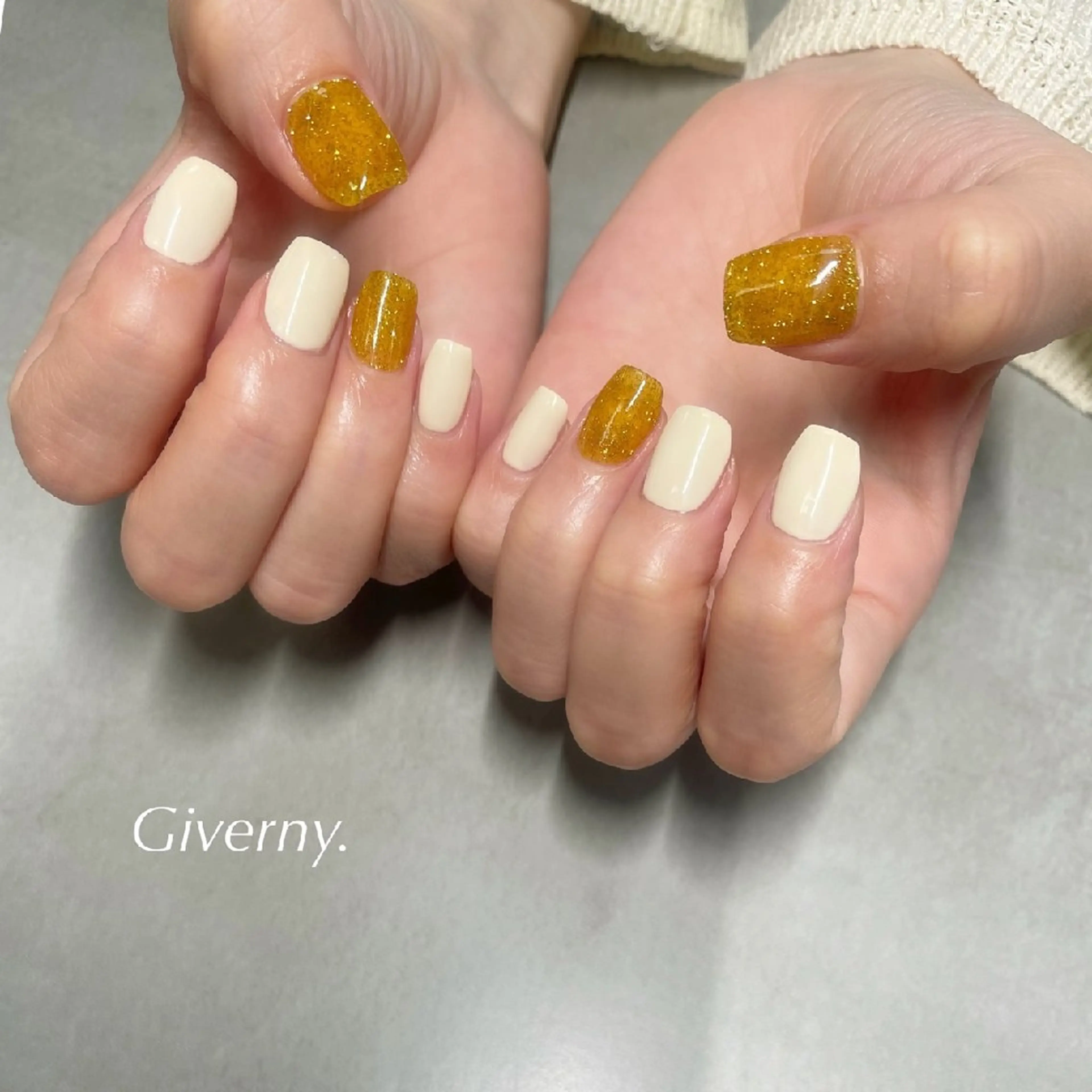 ネイル フラッシュネイル ワンカラーネイル 夏ネイル ハンドネイル Giverny .のネイルデザイン