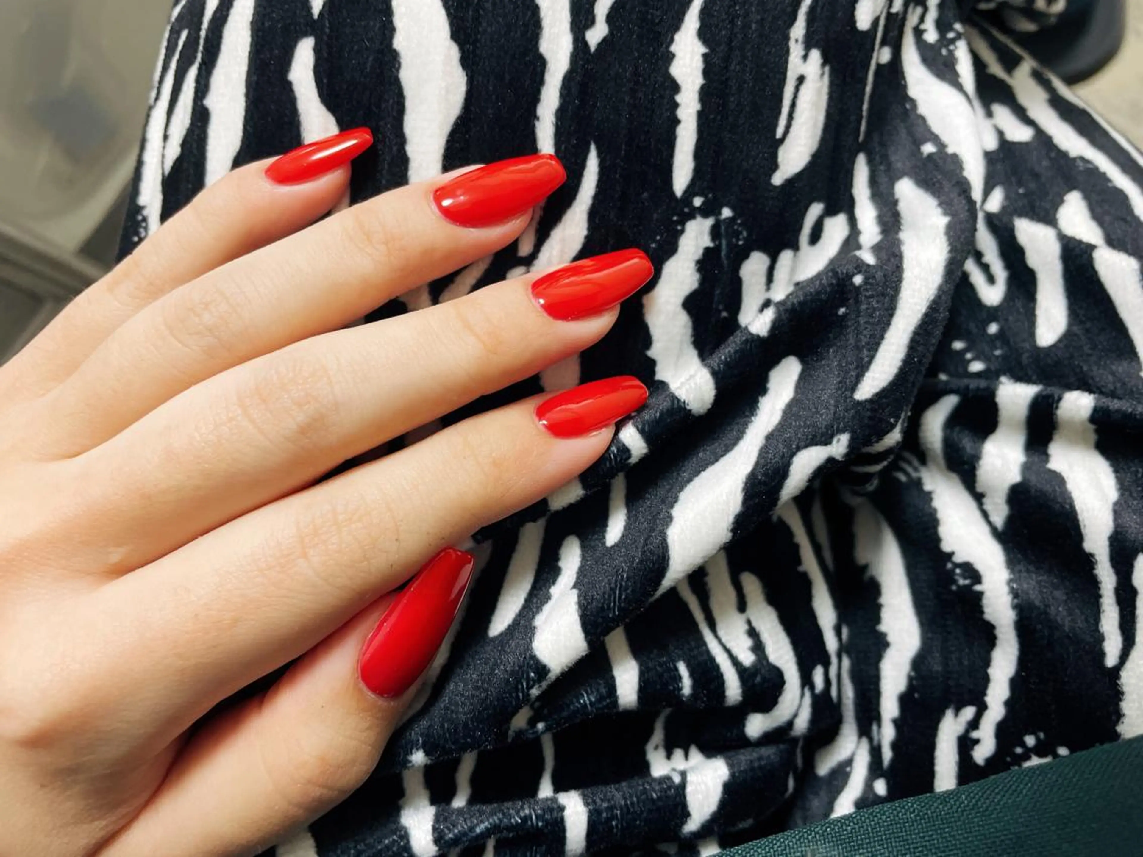 ネイル ワンカラーネイル 赤色 シンプルネイル Mogu nail 二子玉川のネイルデザイン