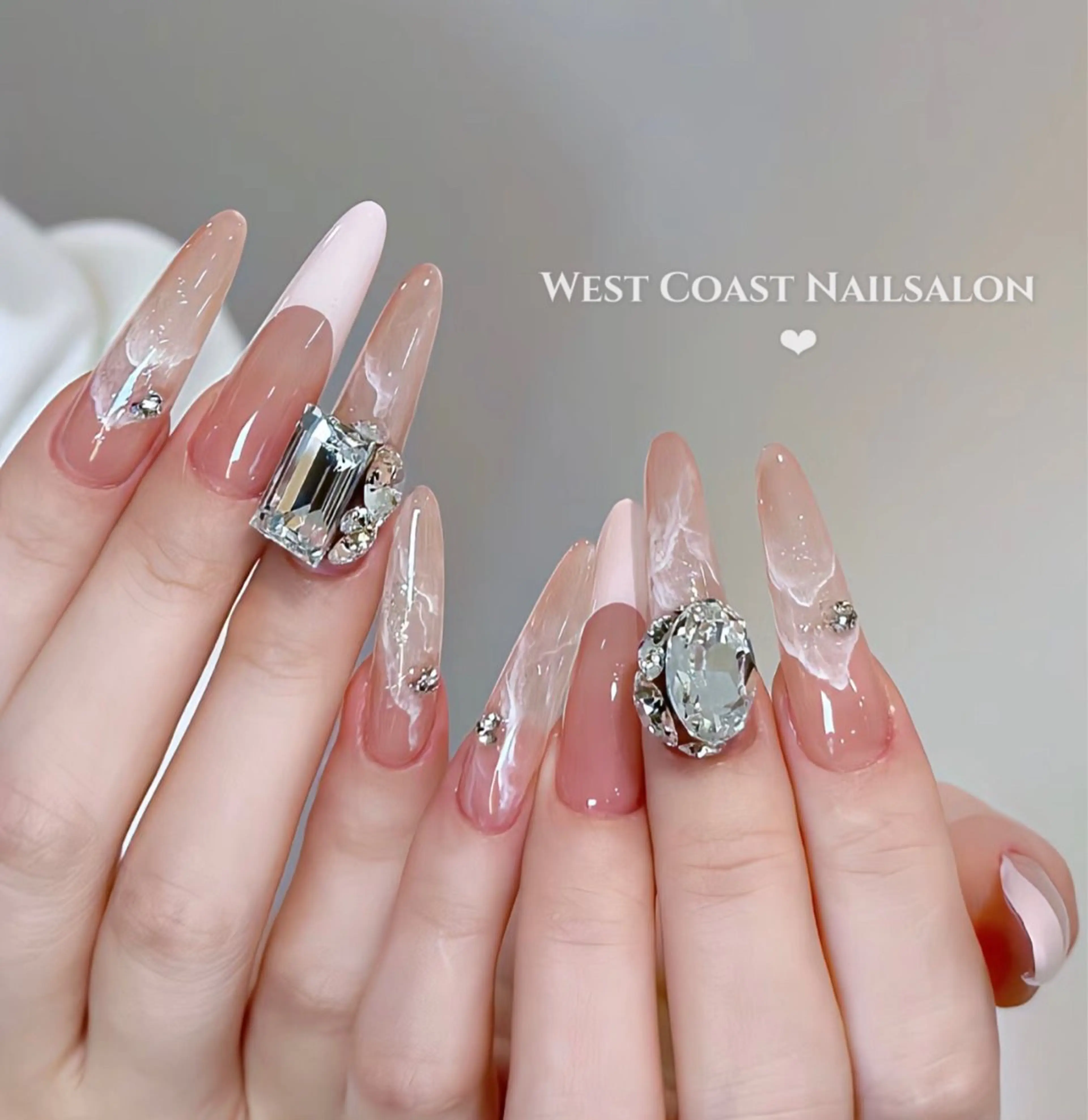 ネイル リボン、ガーリー パーツ放題専門店のネイルデザイン