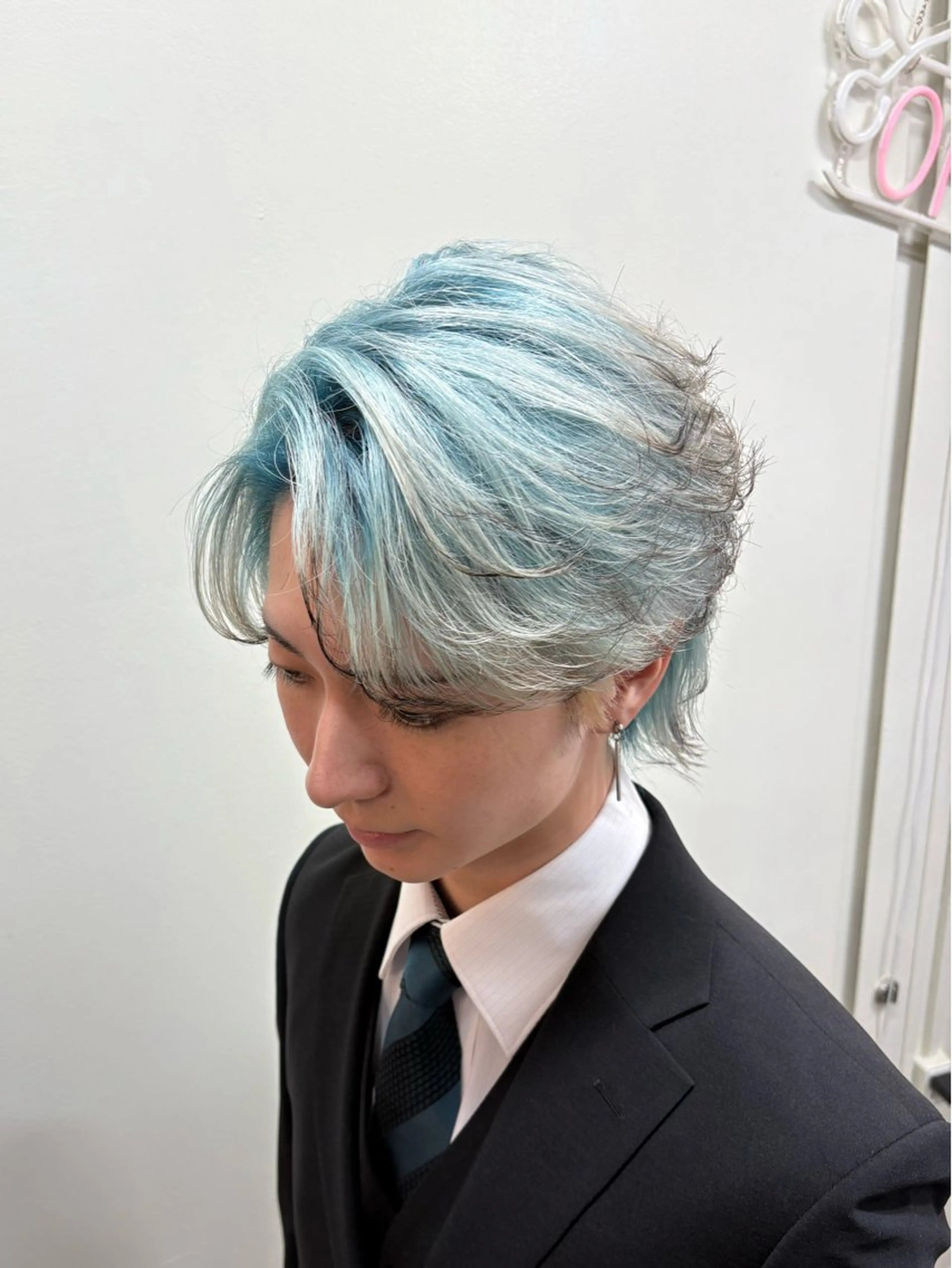 ショート カラー メンズ メンズブリーチ ブリーチ デザインカラー ヘアカラー 韓国風メンズ/毛流れ ヘアなら須田龍世のヘアスタイル